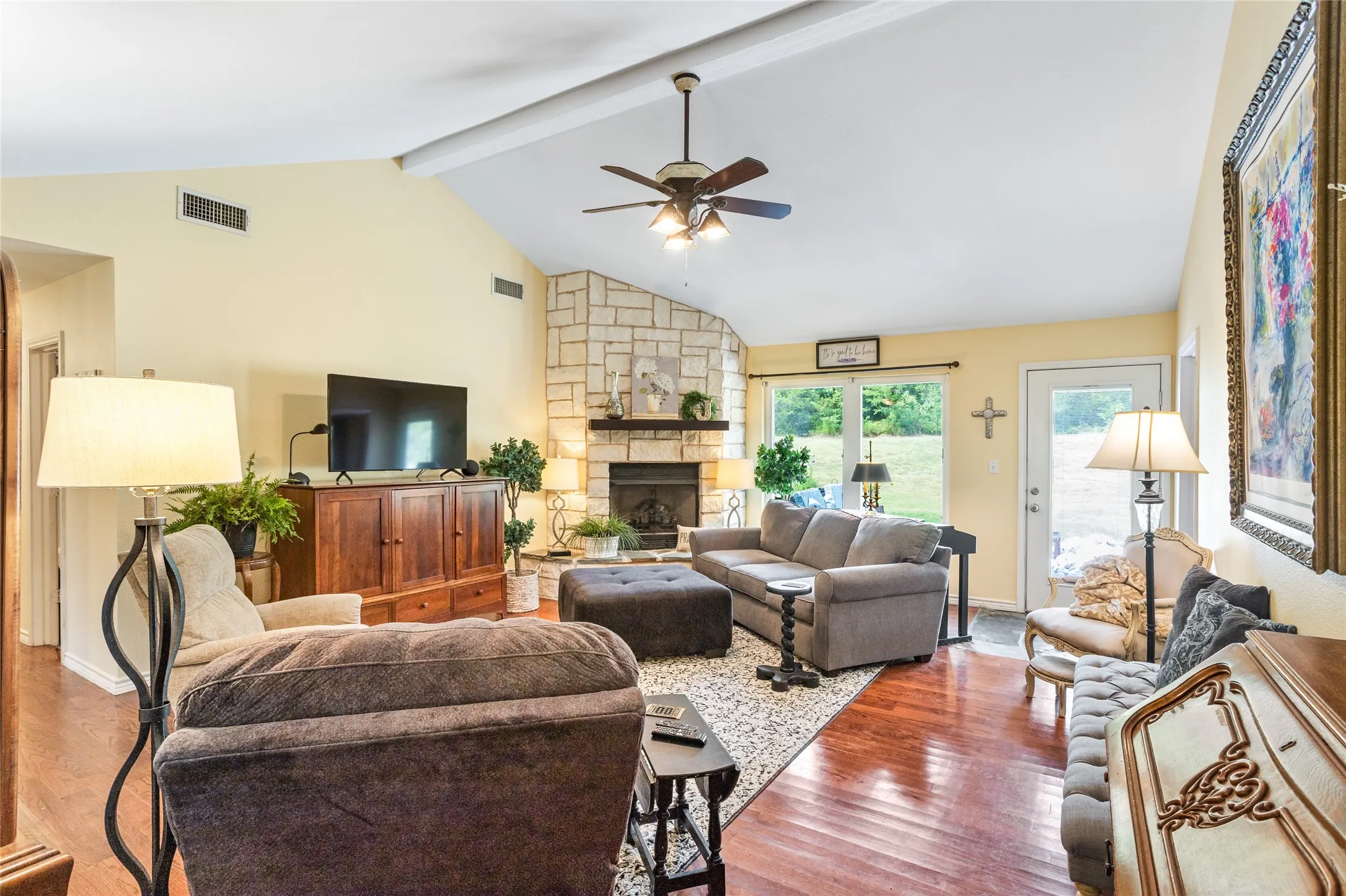 Single Family Residence For Sale in Grayson County , 1088 Bub Hill Road, Whitewright, Texas 75491, 4 Bedroom, 2 Bathroom, 2 Garage spaces, 1,792 Sqft, built in 2003, mls#21383884, Real Estate Agent in Whitewright, Homes For Sale in Grayson county, Homes For Sale in Whitewright, Realtor in Whitewright Texas, Real Estate Brokerage Independent Realty Texas, Luminita Cordes Realtor