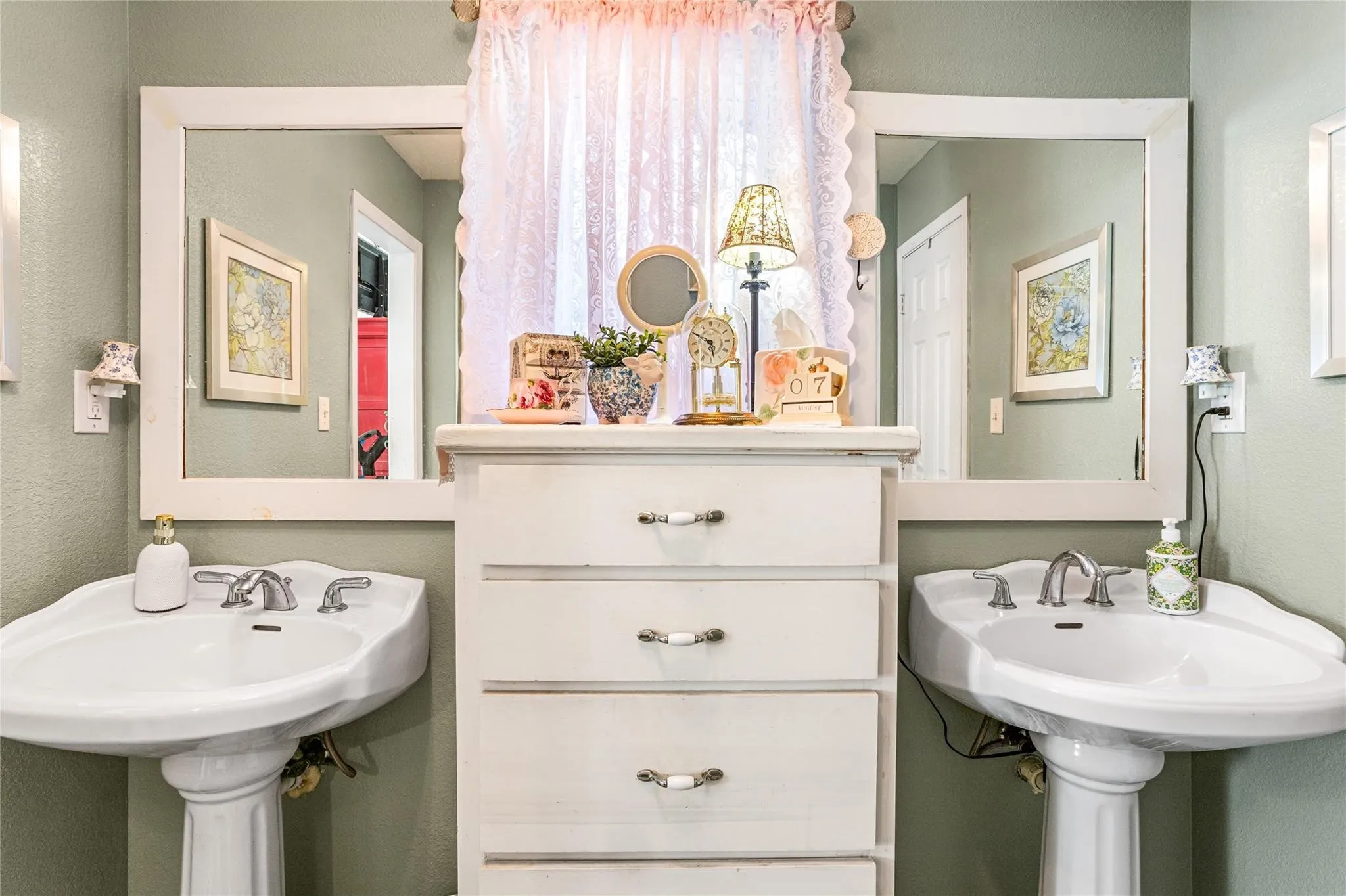 Single Family Residence For Sale in Grayson County , 1088 Bub Hill Road, Whitewright, Texas 75491, 4 Bedroom, 2 Bathroom, 2 Garage spaces, 1,792 Sqft, built in 2003, mls#21383884, Real Estate Agent in Whitewright, Homes For Sale in Grayson county, Homes For Sale in Whitewright, Realtor in Whitewright Texas, Real Estate Brokerage Independent Realty Texas, Luminita Cordes Realtor