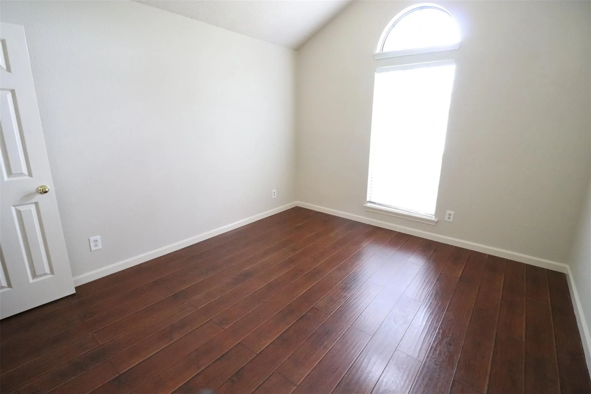 Single Family Residence For Rent in Rockwall County , 9232 WILLARD ST, Rowlett, Texas 75088, 4 Bedroom, 2 Bathroom, 2 Garage spaces, 2,276 Sqft, built in 1987, mls#21381844, Real Estate Agent in Rowlett, Homes For Rent in Rockwall county, Homes For Rent in Rowlett, Realtor in Rowlett Texas, Real Estate Brokerage Independent Realty Texas, Luminita Cordes Realtor