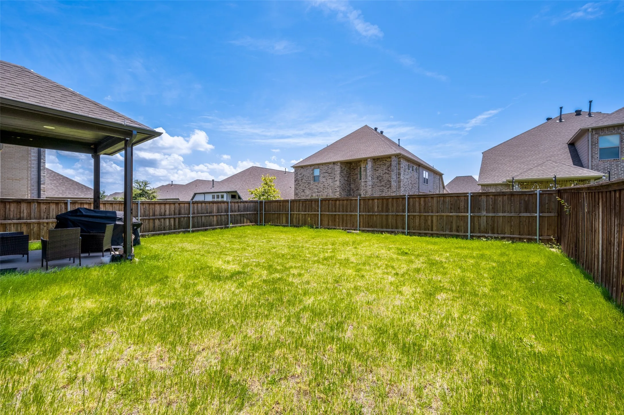 Single Family Residence For Rent in Denton County , 333 Foxthorne Way, Little Elm, Texas 75068, 4 Bedroom, 4 Bathroom, 2 Garage spaces, 3,499 Sqft, built in 2021, mls#21383889, Real Estate Agent in Little Elm, Homes For Rent in Denton county, Homes For Rent in Little Elm, Realtor in Little Elm Texas, Real Estate Brokerage Independent Realty Texas, Luminita Cordes Realtor
