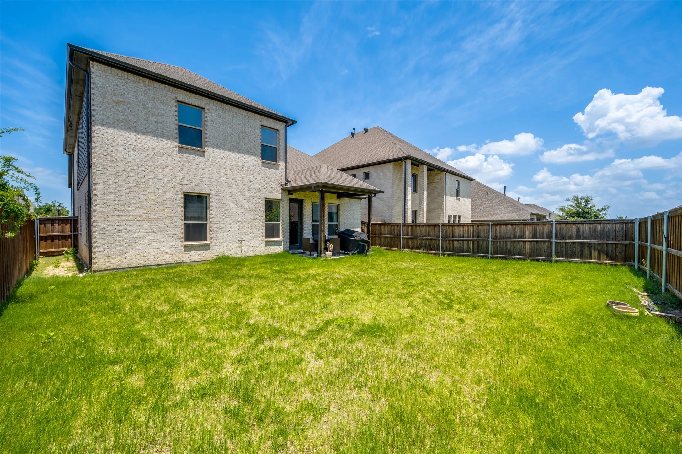 Single Family Residence For Rent in Denton County , 333 Foxthorne Way, Little Elm, Texas 75068, 4 Bedroom, 4 Bathroom, 2 Garage spaces, 3,499 Sqft, built in 2021, mls#21383889, Real Estate Agent in Little Elm, Homes For Rent in Denton county, Homes For Rent in Little Elm, Realtor in Little Elm Texas, Real Estate Brokerage Independent Realty Texas, Luminita Cordes Realtor