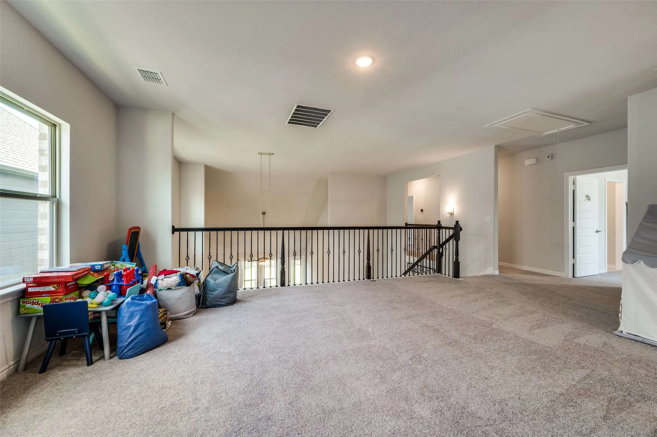 Single Family Residence For Rent in Denton County , 333 Foxthorne Way, Little Elm, Texas 75068, 4 Bedroom, 4 Bathroom, 2 Garage spaces, 3,499 Sqft, built in 2021, mls#21383889, Real Estate Agent in Little Elm, Homes For Rent in Denton county, Homes For Rent in Little Elm, Realtor in Little Elm Texas, Real Estate Brokerage Independent Realty Texas, Luminita Cordes Realtor