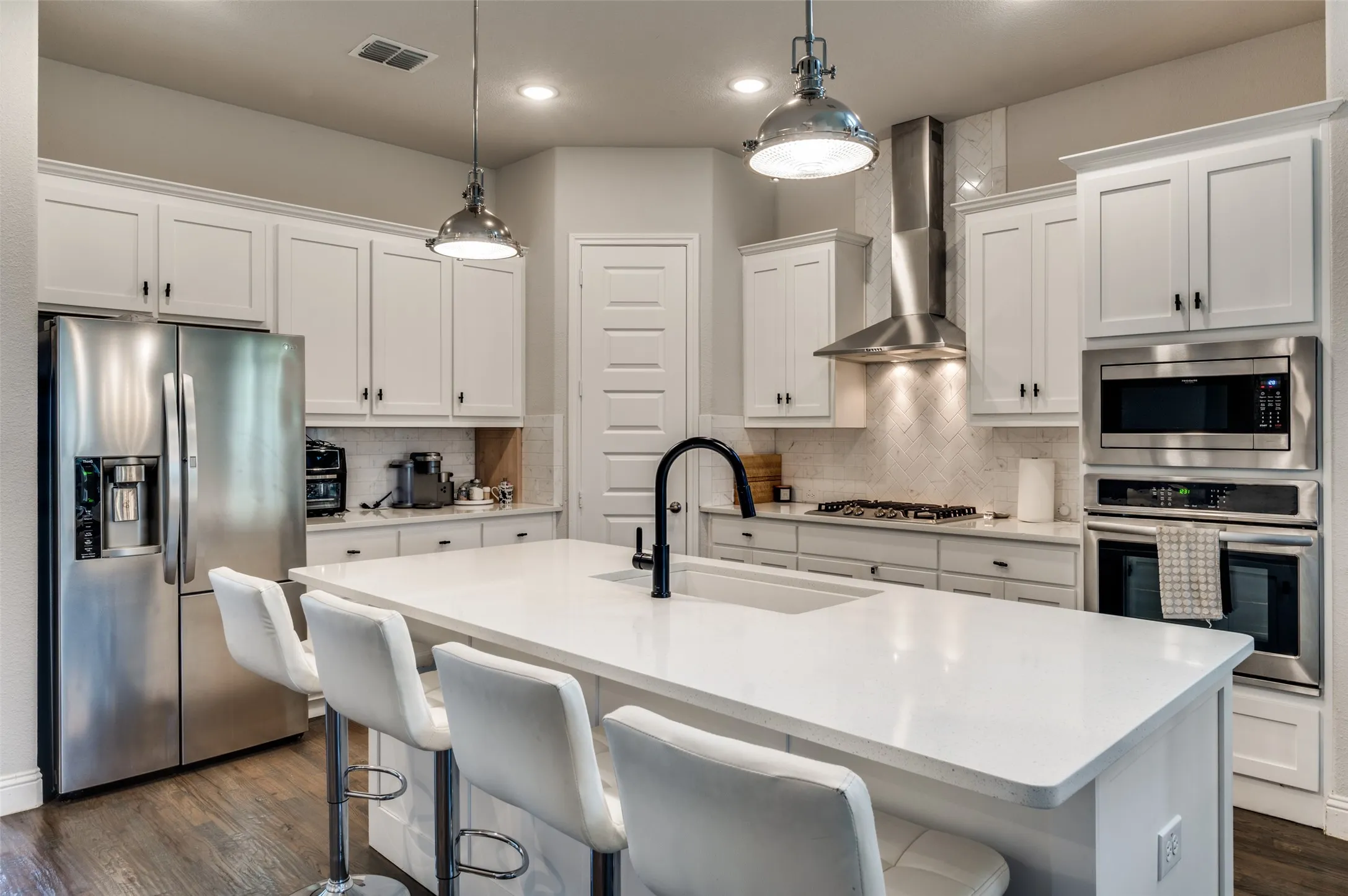 Single Family Residence For Rent in Denton County , 333 Foxthorne Way, Little Elm, Texas 75068, 4 Bedroom, 4 Bathroom, 2 Garage spaces, 3,499 Sqft, built in 2021, mls#21383889, Real Estate Agent in Little Elm, Homes For Rent in Denton county, Homes For Rent in Little Elm, Realtor in Little Elm Texas, Real Estate Brokerage Independent Realty Texas, Luminita Cordes Realtor