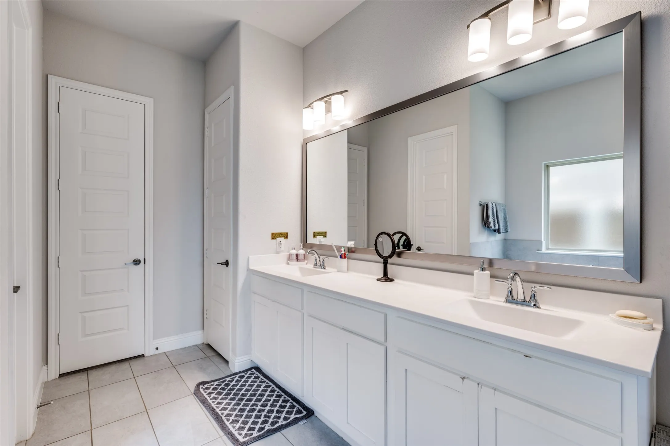 Single Family Residence For Rent in Denton County , 333 Foxthorne Way, Little Elm, Texas 75068, 4 Bedroom, 4 Bathroom, 2 Garage spaces, 3,499 Sqft, built in 2021, mls#21383889, Real Estate Agent in Little Elm, Homes For Rent in Denton county, Homes For Rent in Little Elm, Realtor in Little Elm Texas, Real Estate Brokerage Independent Realty Texas, Luminita Cordes Realtor