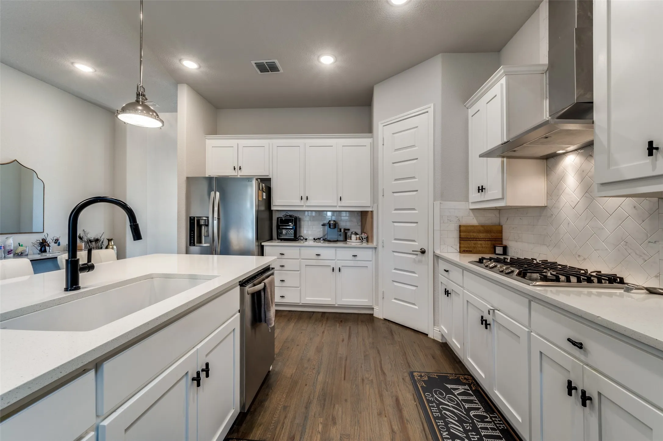 Single Family Residence For Rent in Denton County , 333 Foxthorne Way, Little Elm, Texas 75068, 4 Bedroom, 4 Bathroom, 2 Garage spaces, 3,499 Sqft, built in 2021, mls#21383889, Real Estate Agent in Little Elm, Homes For Rent in Denton county, Homes For Rent in Little Elm, Realtor in Little Elm Texas, Real Estate Brokerage Independent Realty Texas, Luminita Cordes Realtor