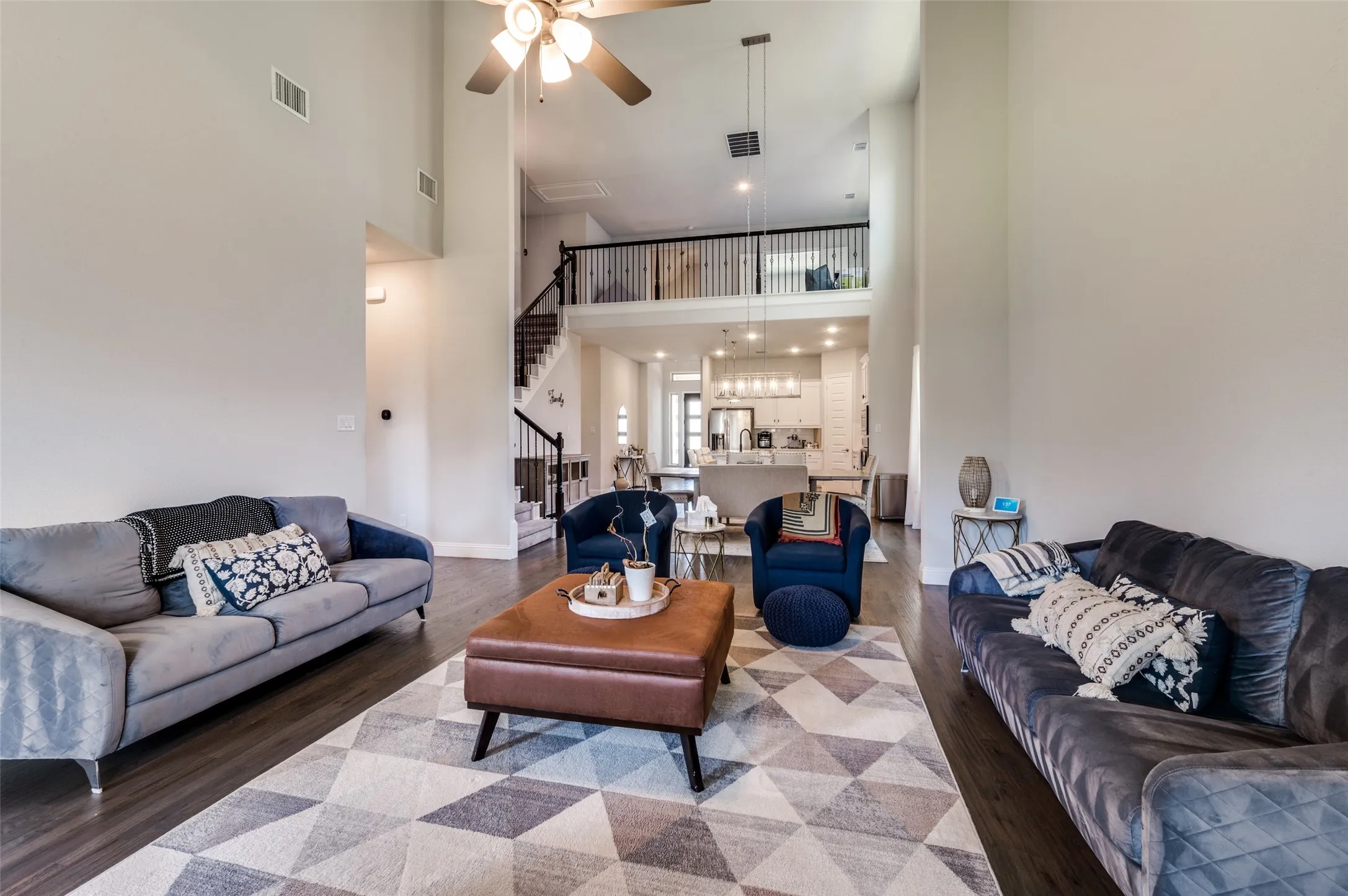 Single Family Residence For Rent in Denton County , 333 Foxthorne Way, Little Elm, Texas 75068, 4 Bedroom, 4 Bathroom, 2 Garage spaces, 3,499 Sqft, built in 2021, mls#21383889, Real Estate Agent in Little Elm, Homes For Rent in Denton county, Homes For Rent in Little Elm, Realtor in Little Elm Texas, Real Estate Brokerage Independent Realty Texas, Luminita Cordes Realtor