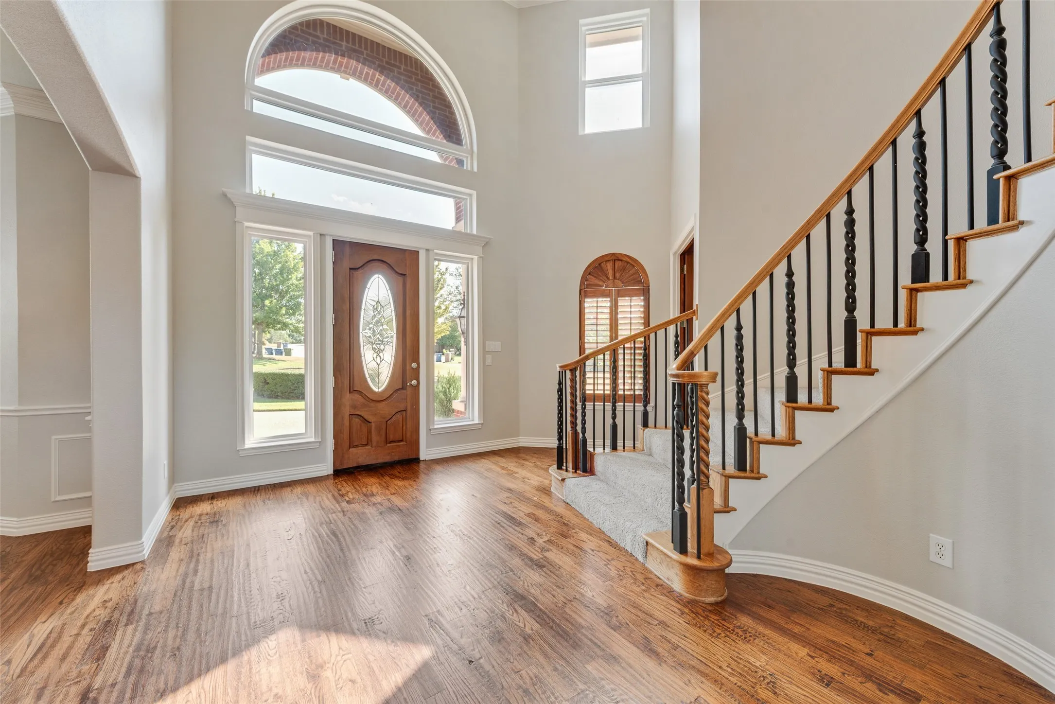 BRIGHT OPEN SOARING CEILINGS