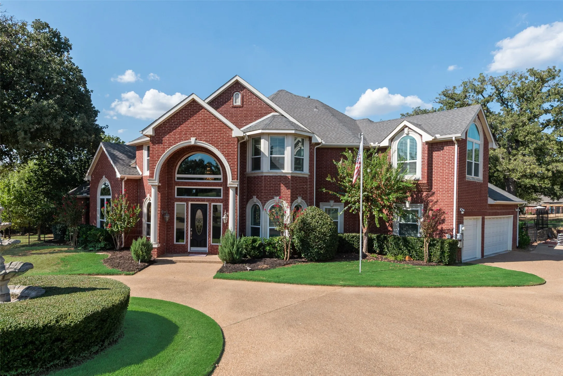 Single Family Residence For Sale in Denton County , 2816 Guardian Court, Flower Mound, Texas 75022, 5 Bedroom, 4 Bathroom, 3 Garage spaces, 4,448 Sqft, built in 1998, mls#21381620, Real Estate Agent in Flower Mound, Homes For Sale in Denton county, Homes For Sale in Flower Mound, Realtor in Flower Mound Texas, Real Estate Brokerage Independent Realty Texas, Luminita Cordes Realtor