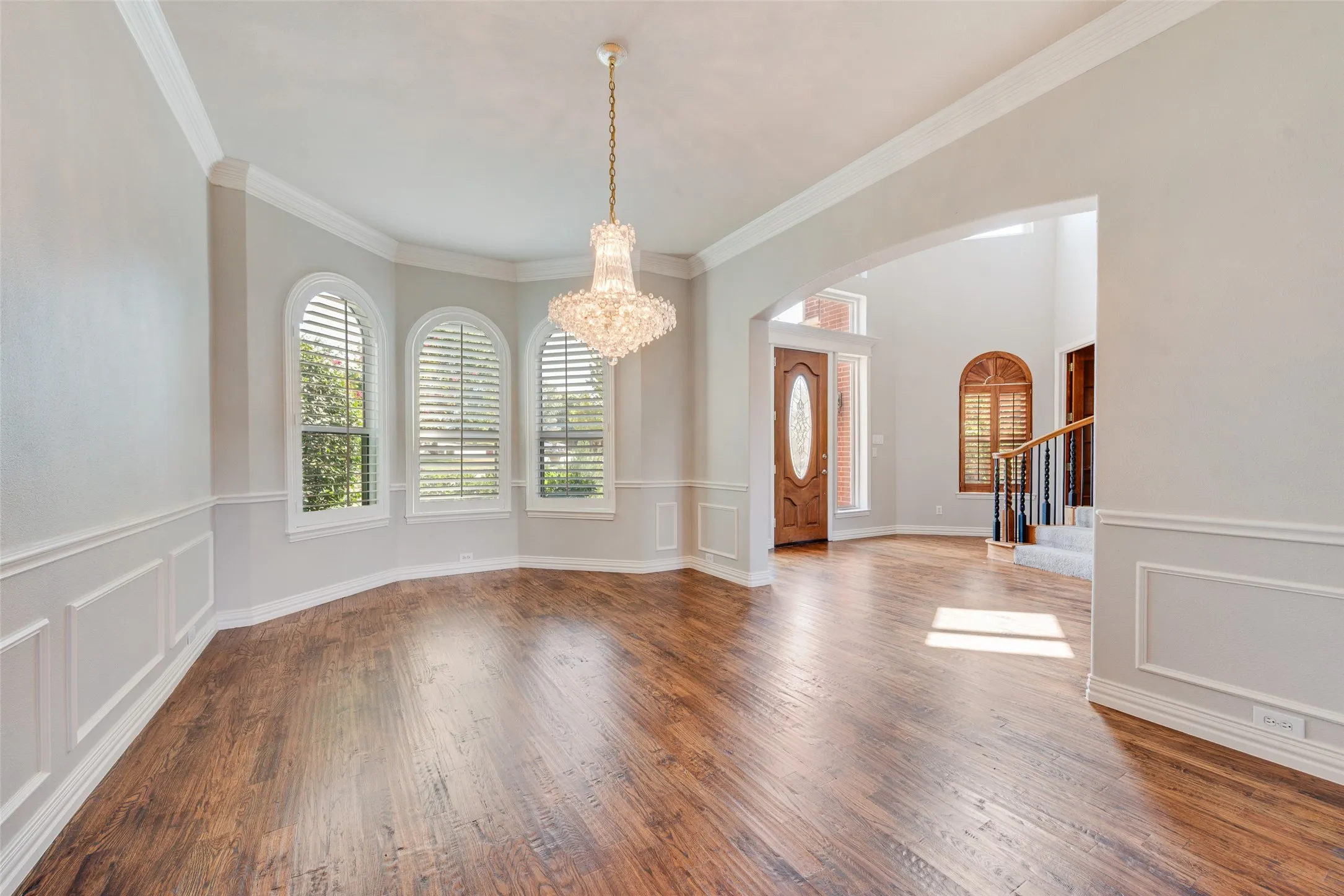 PLANTATION SHUTTERS