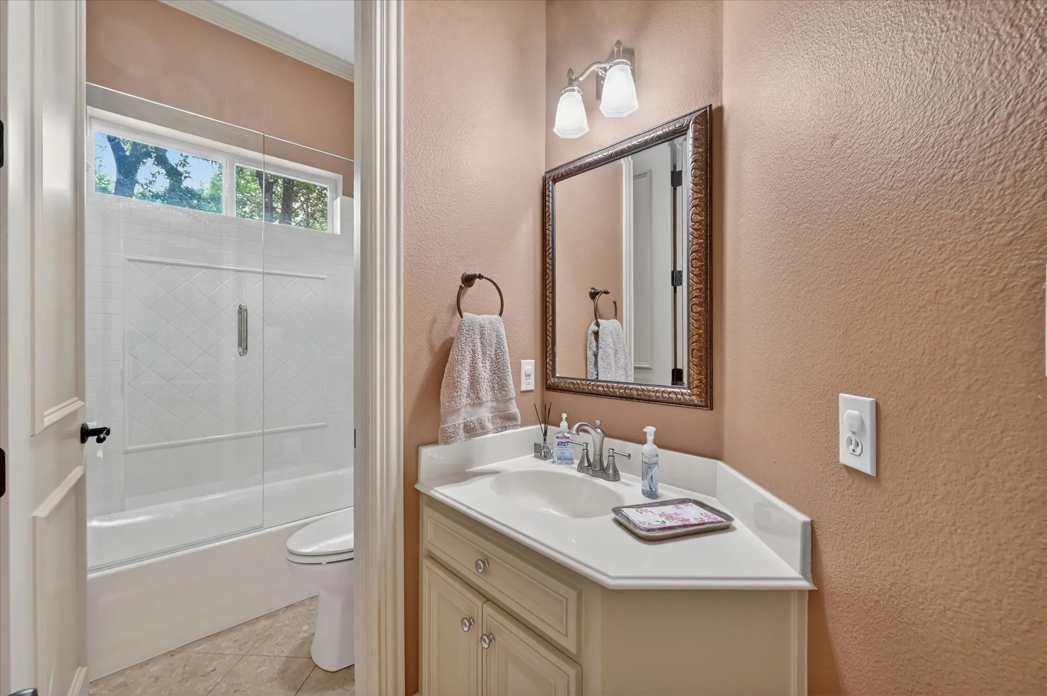 Single Family Residence For Sale in Collin County , 731 Creekwood Drive N, Fairview, Texas 75069, 4 Bedroom, 4 Bathroom, 3 Garage spaces, 4,576 Sqft, built in 2000, mls#21364962, Real Estate Agent in Fairview, Homes For Sale in Collin county, Homes For Sale in Fairview, Realtor in Fairview Texas, Real Estate Brokerage Independent Realty Texas, Luminita Cordes Realtor