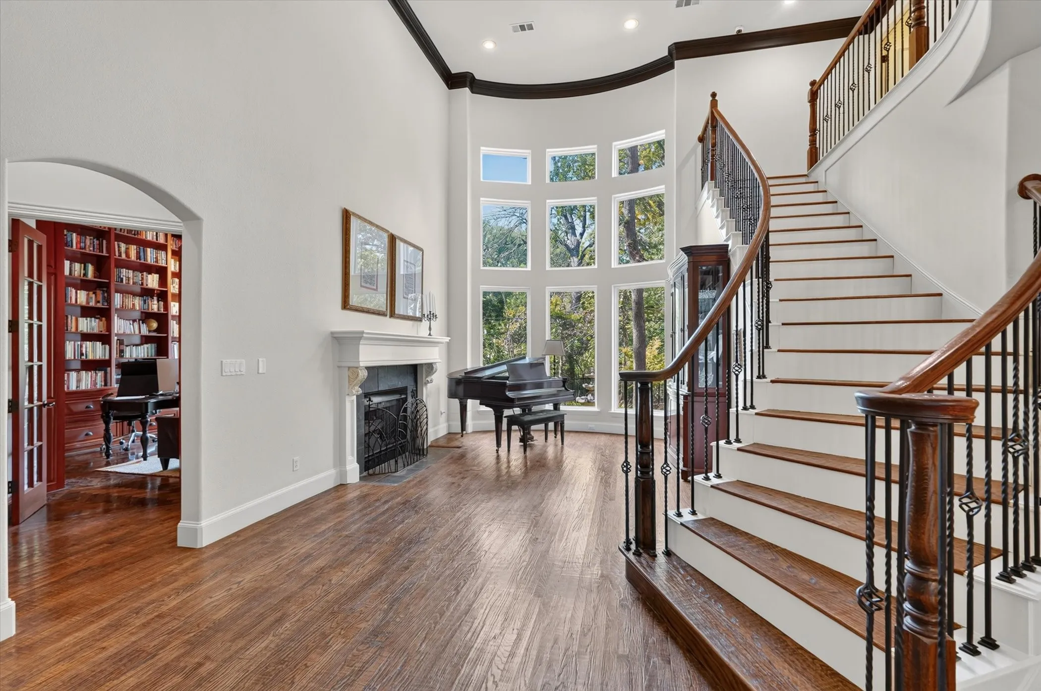 Single Family Residence For Sale in Collin County , 731 Creekwood Drive N, Fairview, Texas 75069, 4 Bedroom, 4 Bathroom, 3 Garage spaces, 4,576 Sqft, built in 2000, mls#21364962, Real Estate Agent in Fairview, Homes For Sale in Collin county, Homes For Sale in Fairview, Realtor in Fairview Texas, Real Estate Brokerage Independent Realty Texas, Luminita Cordes Realtor