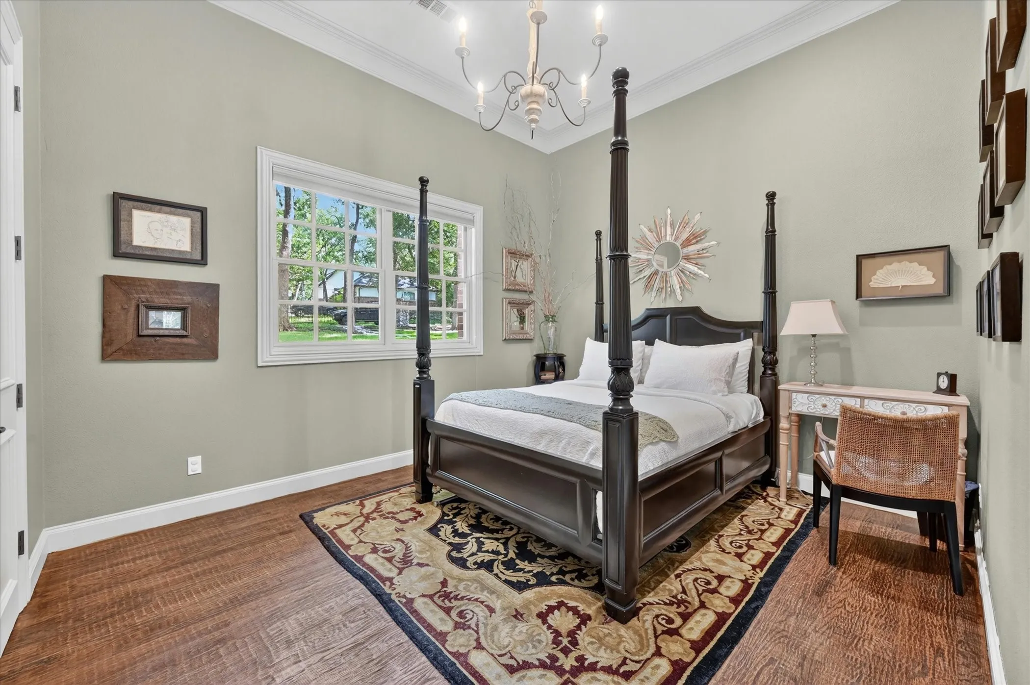 Downstairs bedroom with adjacent full bathroom
