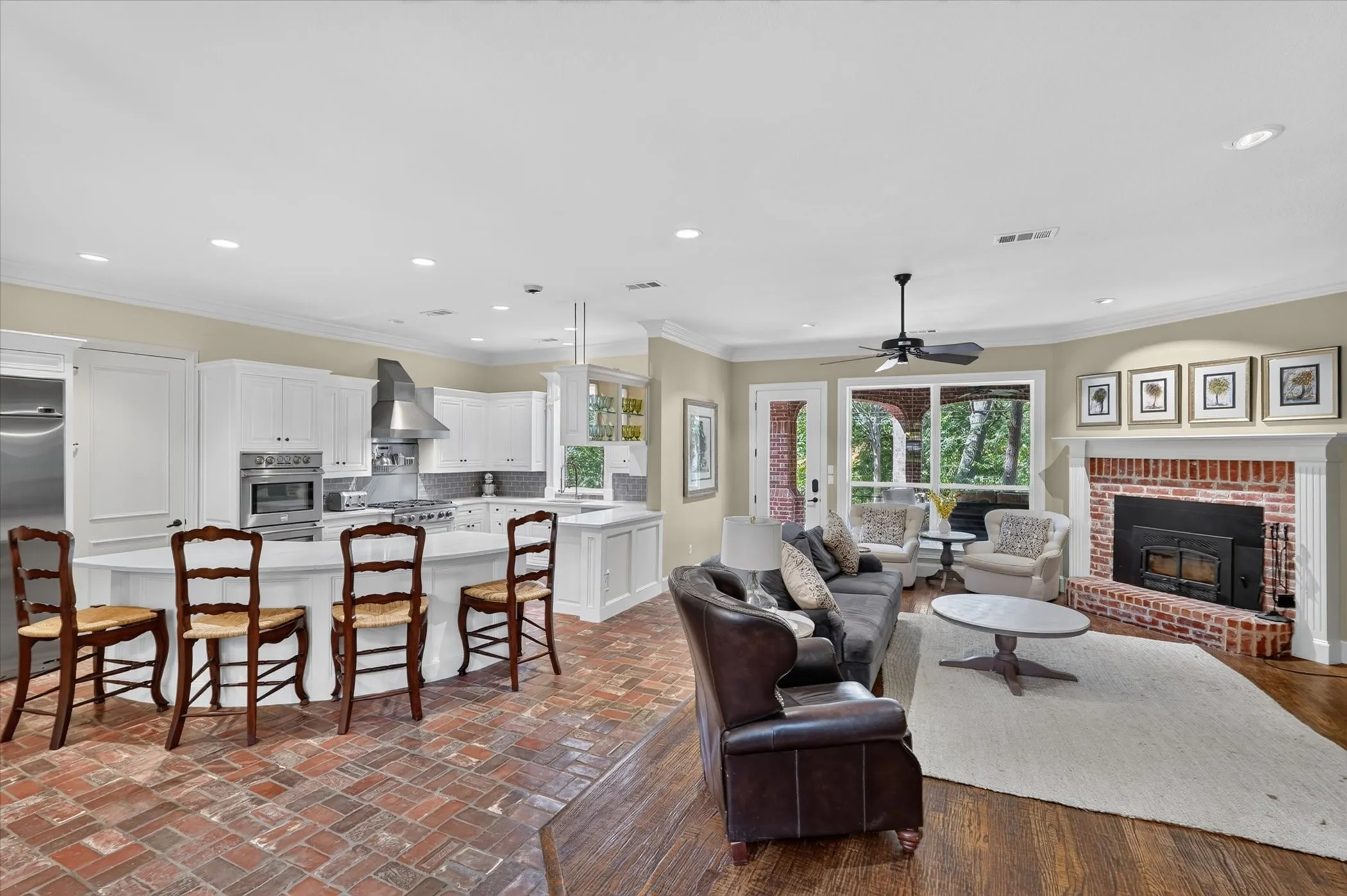 Single Family Residence For Sale in Collin County , 731 Creekwood Drive N, Fairview, Texas 75069, 4 Bedroom, 4 Bathroom, 3 Garage spaces, 4,576 Sqft, built in 2000, mls#21364962, Real Estate Agent in Fairview, Homes For Sale in Collin county, Homes For Sale in Fairview, Realtor in Fairview Texas, Real Estate Brokerage Independent Realty Texas, Luminita Cordes Realtor
