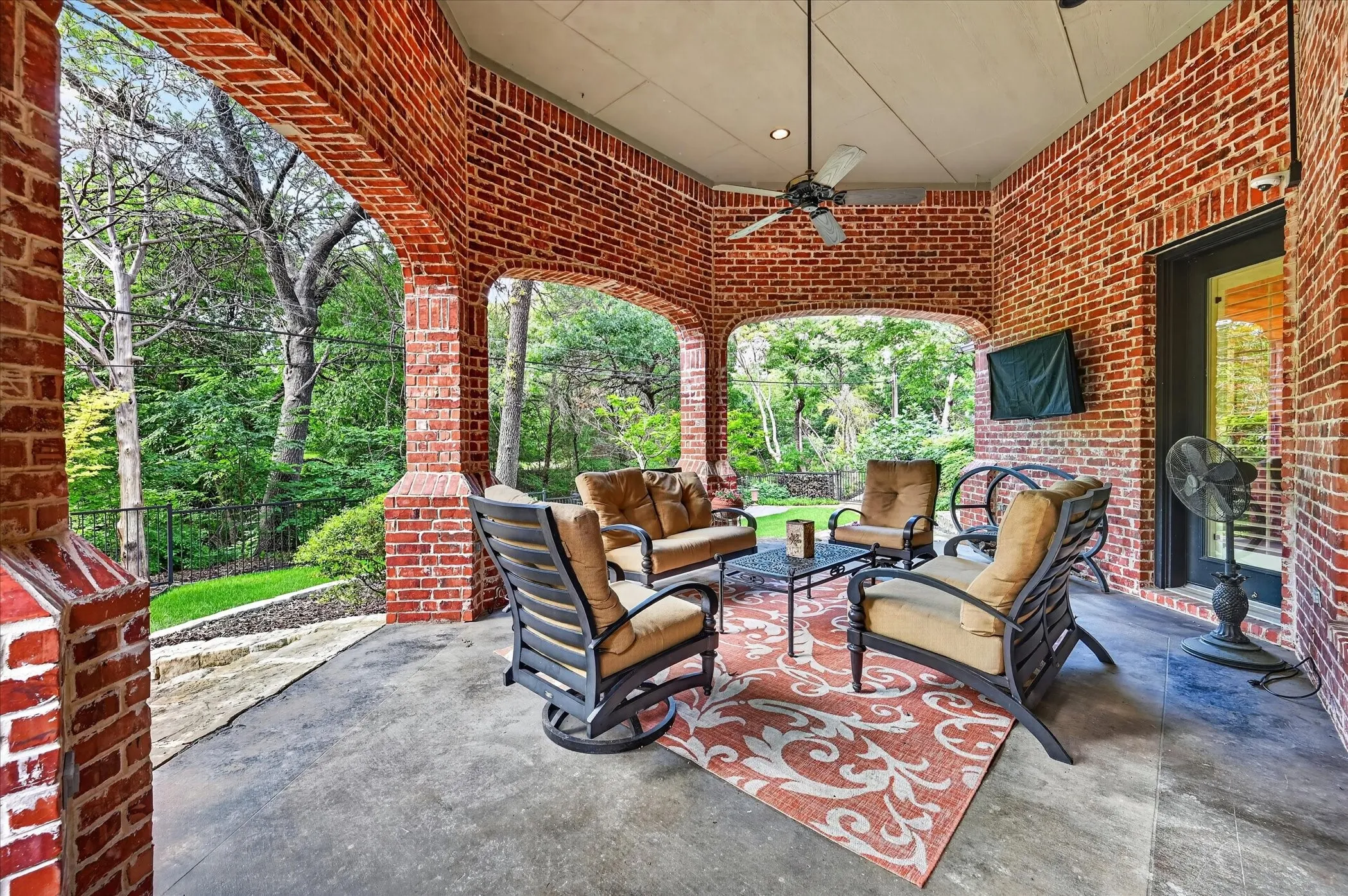 Single Family Residence For Sale in Collin County , 731 Creekwood Drive N, Fairview, Texas 75069, 4 Bedroom, 4 Bathroom, 3 Garage spaces, 4,576 Sqft, built in 2000, mls#21364962, Real Estate Agent in Fairview, Homes For Sale in Collin county, Homes For Sale in Fairview, Realtor in Fairview Texas, Real Estate Brokerage Independent Realty Texas, Luminita Cordes Realtor