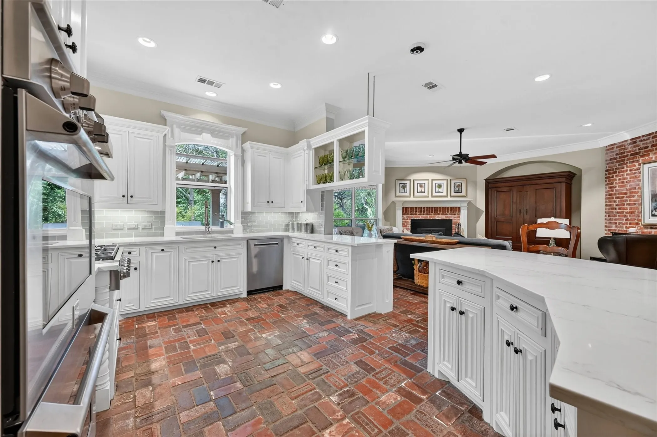 Single Family Residence For Sale in Collin County , 731 Creekwood Drive N, Fairview, Texas 75069, 4 Bedroom, 4 Bathroom, 3 Garage spaces, 4,576 Sqft, built in 2000, mls#21364962, Real Estate Agent in Fairview, Homes For Sale in Collin county, Homes For Sale in Fairview, Realtor in Fairview Texas, Real Estate Brokerage Independent Realty Texas, Luminita Cordes Realtor