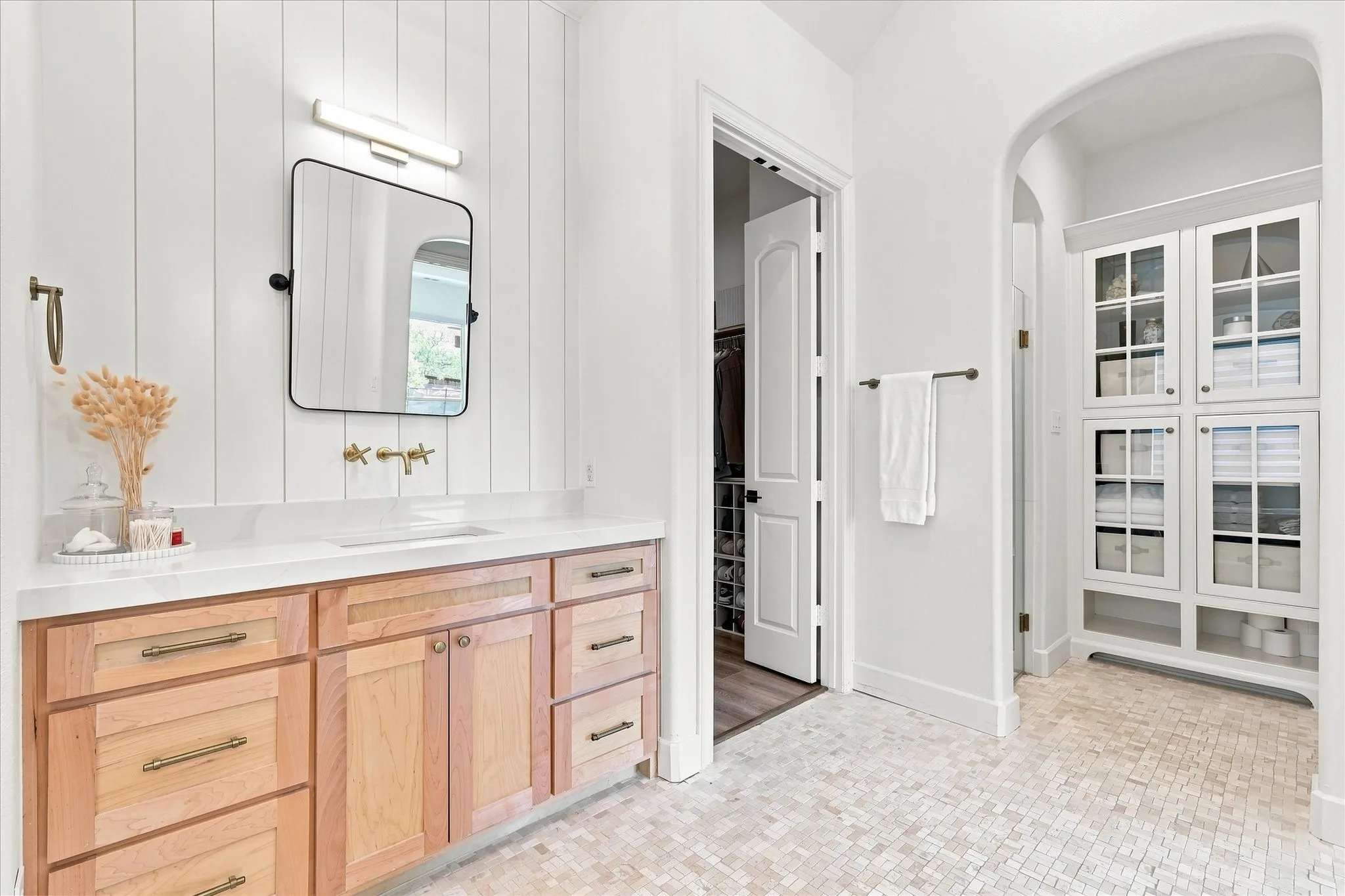 Single Family Residence For Sale in Denton County , 12967 Mahogany Court, Frisco, Texas 75033, 6 Bedroom, 7 Bathroom, 3 Garage spaces, 5,577 Sqft, built in 2014, mls#21380919, Real Estate Agent in Frisco, Homes For Sale in Denton county, Homes For Sale in Frisco, Realtor in Frisco Texas, Real Estate Brokerage Independent Realty Texas, Luminita Cordes Realtor