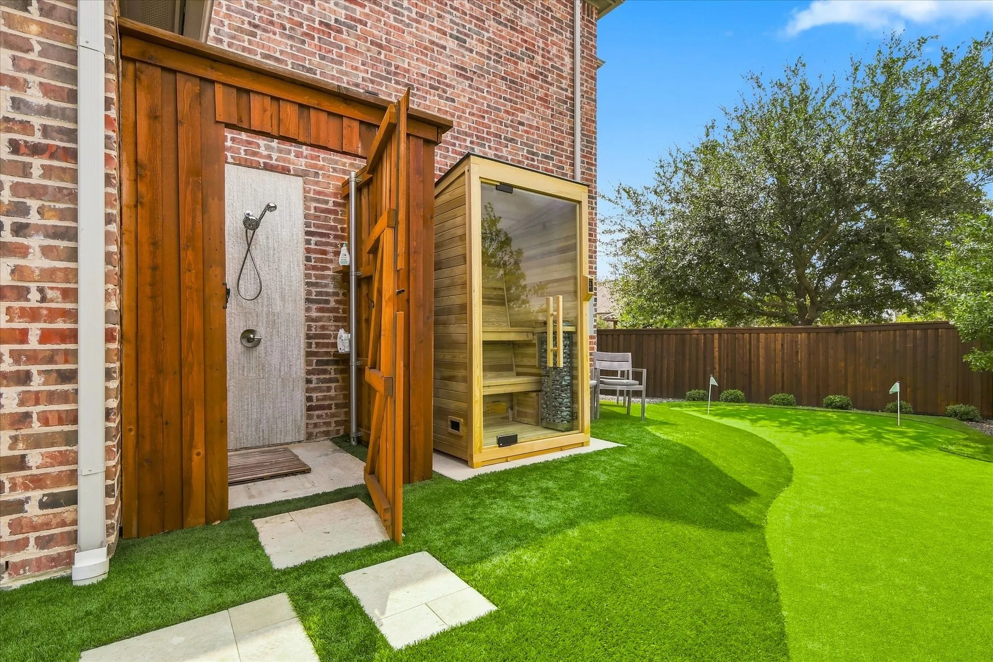 Outdoor shower and Sauna