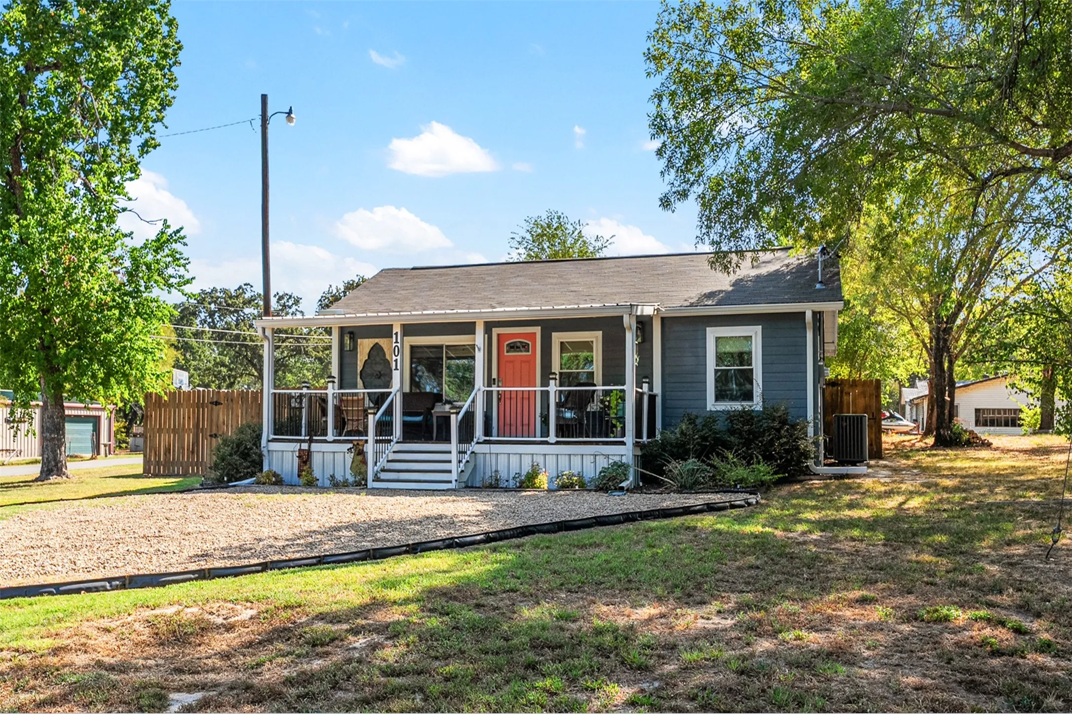 Single Family Residence For Sale in Henderson County , 101 Merry Way, Gun Barrel City, Texas 75156, 3 Bedroom, 2 Bathroom, 1 Garage spaces, 1,352 Sqft, built in 2024, mls#21382766, Real Estate Agent in Gun Barrel City, Homes For Sale in Henderson county, Homes For Sale in Gun Barrel City, Realtor in Gun Barrel City Texas, Real Estate Brokerage Independent Realty Texas, Luminita Cordes Realtor