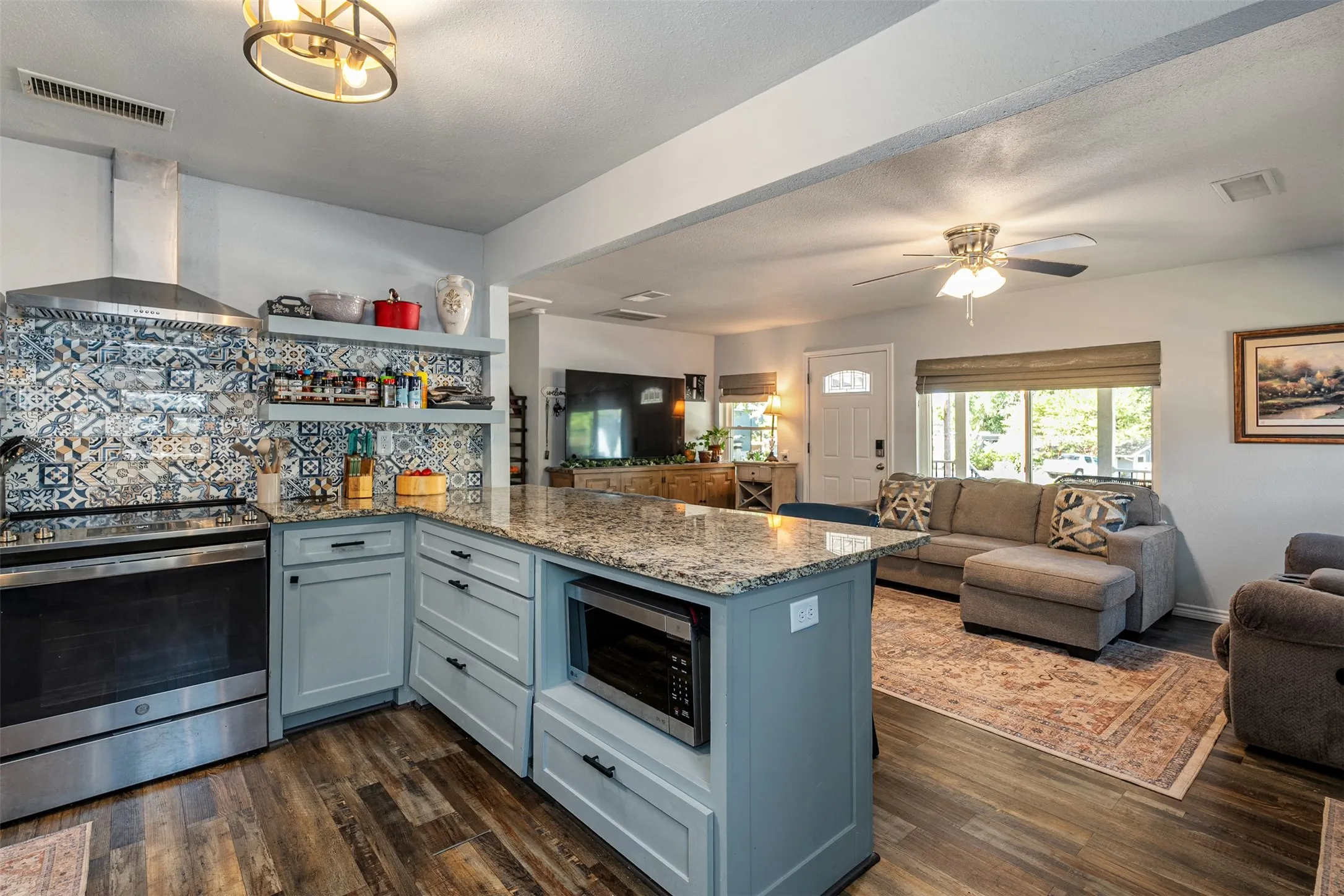 Single Family Residence For Sale in Henderson County , 101 Merry Way, Gun Barrel City, Texas 75156, 3 Bedroom, 2 Bathroom, 1 Garage spaces, 1,352 Sqft, built in 2024, mls#21382766, Real Estate Agent in Gun Barrel City, Homes For Sale in Henderson county, Homes For Sale in Gun Barrel City, Realtor in Gun Barrel City Texas, Real Estate Brokerage Independent Realty Texas, Luminita Cordes Realtor