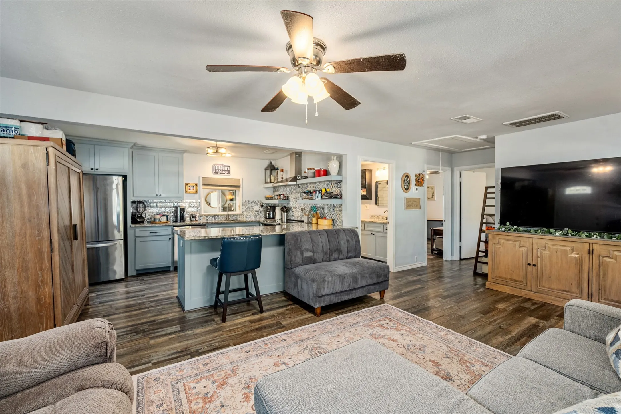 Single Family Residence For Sale in Henderson County , 101 Merry Way, Gun Barrel City, Texas 75156, 3 Bedroom, 2 Bathroom, 1 Garage spaces, 1,352 Sqft, built in 2024, mls#21382766, Real Estate Agent in Gun Barrel City, Homes For Sale in Henderson county, Homes For Sale in Gun Barrel City, Realtor in Gun Barrel City Texas, Real Estate Brokerage Independent Realty Texas, Luminita Cordes Realtor