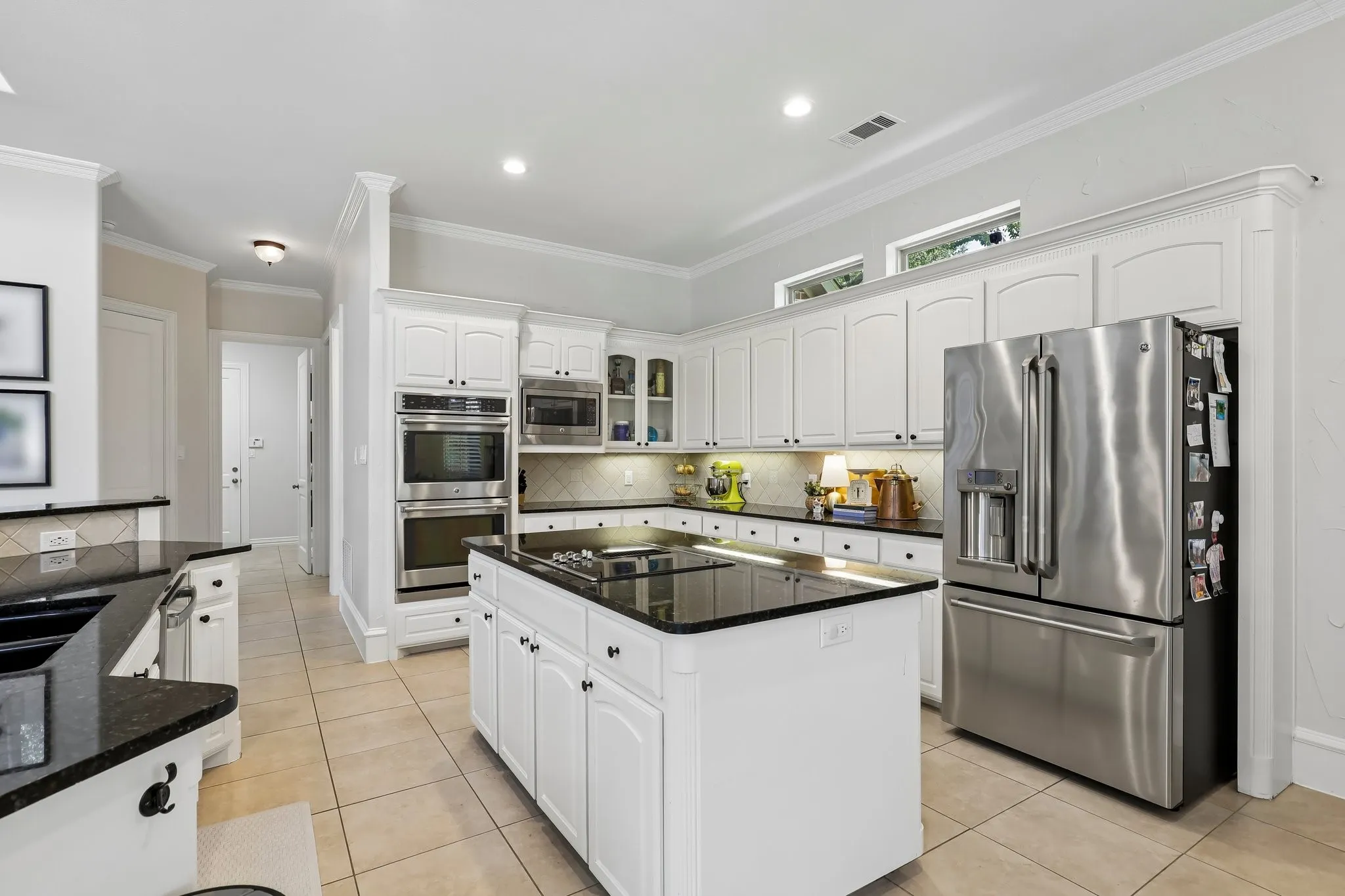 Single Family Residence For Sale in Rockwall County , 812 White Buffalo Lane, Heath, Texas 75032, 4 Bedroom, 5 Bathroom, 3 Garage spaces, 4,012 Sqft, built in 2000, mls#21383665, Real Estate Agent in Heath, Homes For Sale in Rockwall county, Homes For Sale in Heath, Realtor in Heath Texas, Real Estate Brokerage Independent Realty Texas, Luminita Cordes Realtor