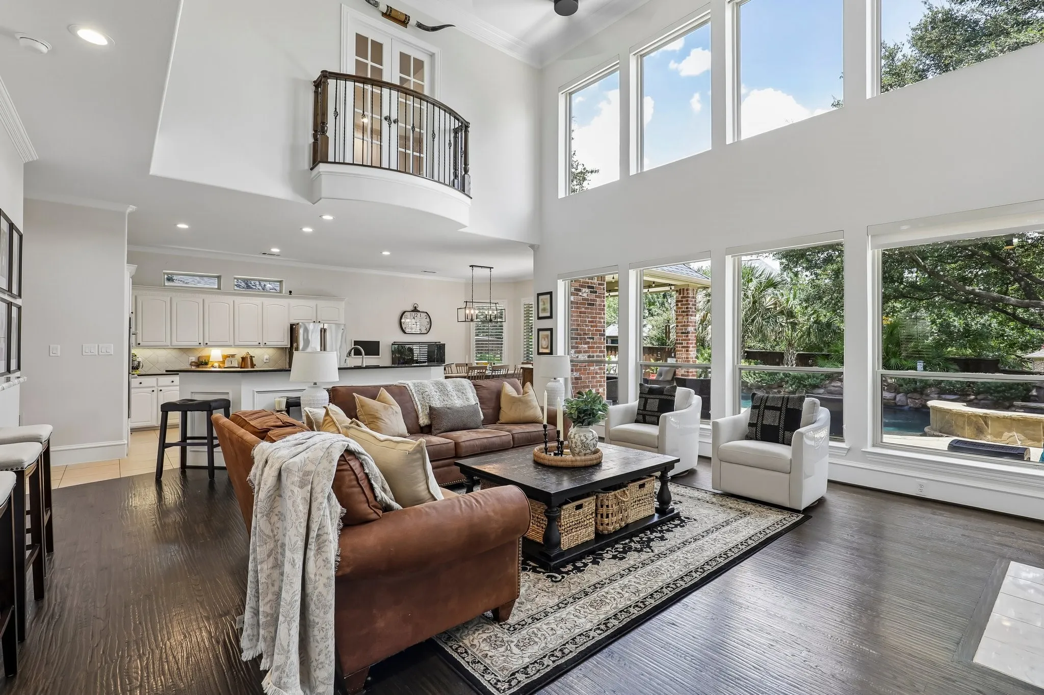 Single Family Residence For Sale in Rockwall County , 812 White Buffalo Lane, Heath, Texas 75032, 4 Bedroom, 5 Bathroom, 3 Garage spaces, 4,012 Sqft, built in 2000, mls#21383665, Real Estate Agent in Heath, Homes For Sale in Rockwall county, Homes For Sale in Heath, Realtor in Heath Texas, Real Estate Brokerage Independent Realty Texas, Luminita Cordes Realtor