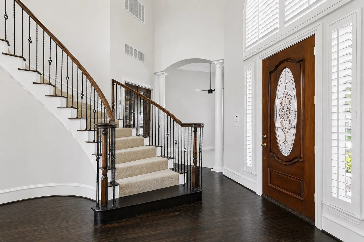 Single Family Residence For Sale in Rockwall County , 812 White Buffalo Lane, Heath, Texas 75032, 4 Bedroom, 5 Bathroom, 3 Garage spaces, 4,012 Sqft, built in 2000, mls#21383665, Real Estate Agent in Heath, Homes For Sale in Rockwall county, Homes For Sale in Heath, Realtor in Heath Texas, Real Estate Brokerage Independent Realty Texas, Luminita Cordes Realtor