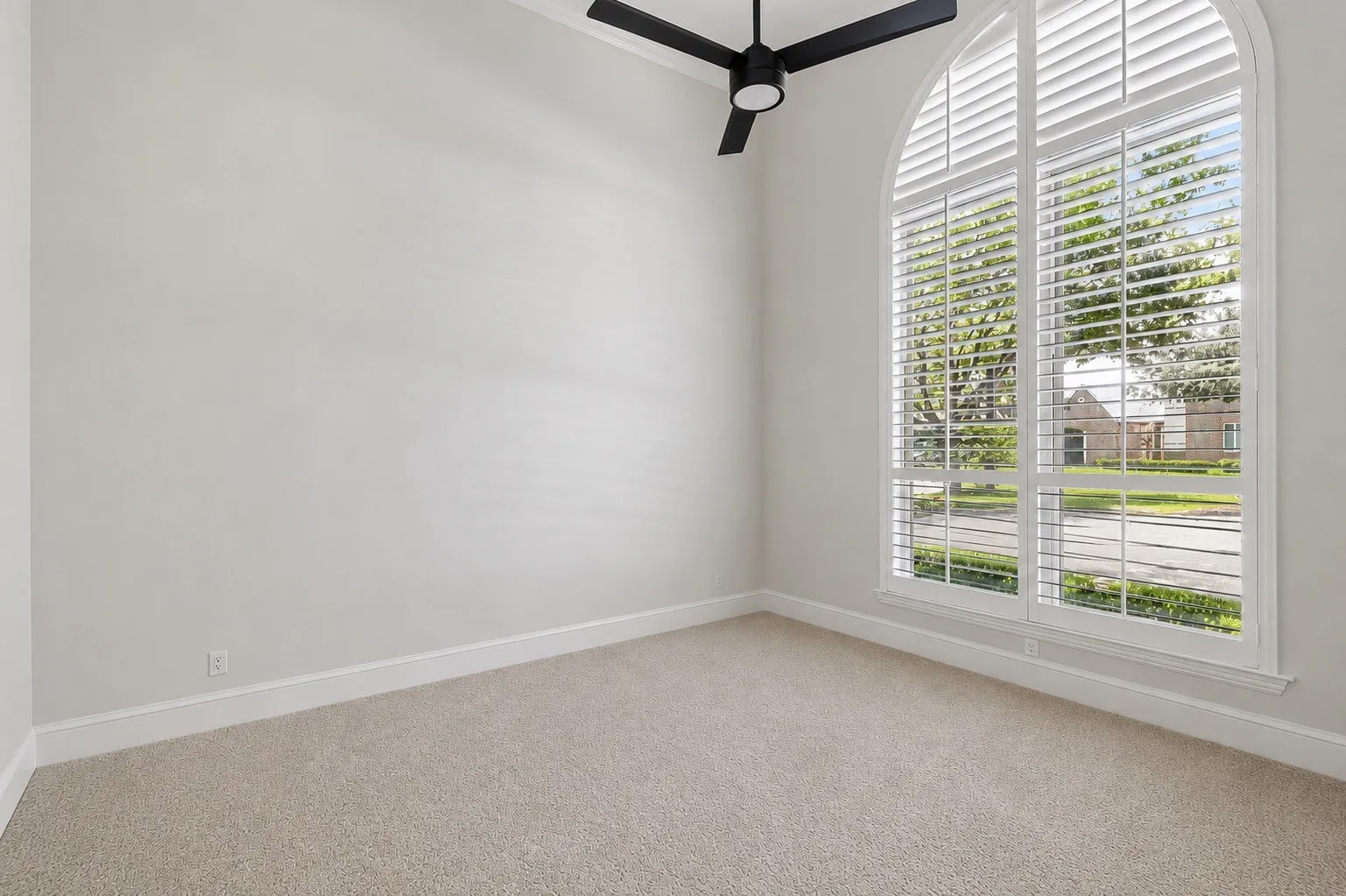 Single Family Residence For Sale in Rockwall County , 812 White Buffalo Lane, Heath, Texas 75032, 4 Bedroom, 5 Bathroom, 3 Garage spaces, 4,012 Sqft, built in 2000, mls#21383665, Real Estate Agent in Heath, Homes For Sale in Rockwall county, Homes For Sale in Heath, Realtor in Heath Texas, Real Estate Brokerage Independent Realty Texas, Luminita Cordes Realtor