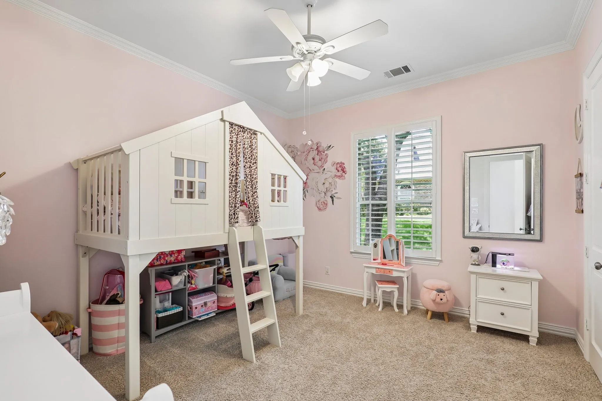 Single Family Residence For Sale in Rockwall County , 812 White Buffalo Lane, Heath, Texas 75032, 4 Bedroom, 5 Bathroom, 3 Garage spaces, 4,012 Sqft, built in 2000, mls#21383665, Real Estate Agent in Heath, Homes For Sale in Rockwall county, Homes For Sale in Heath, Realtor in Heath Texas, Real Estate Brokerage Independent Realty Texas, Luminita Cordes Realtor