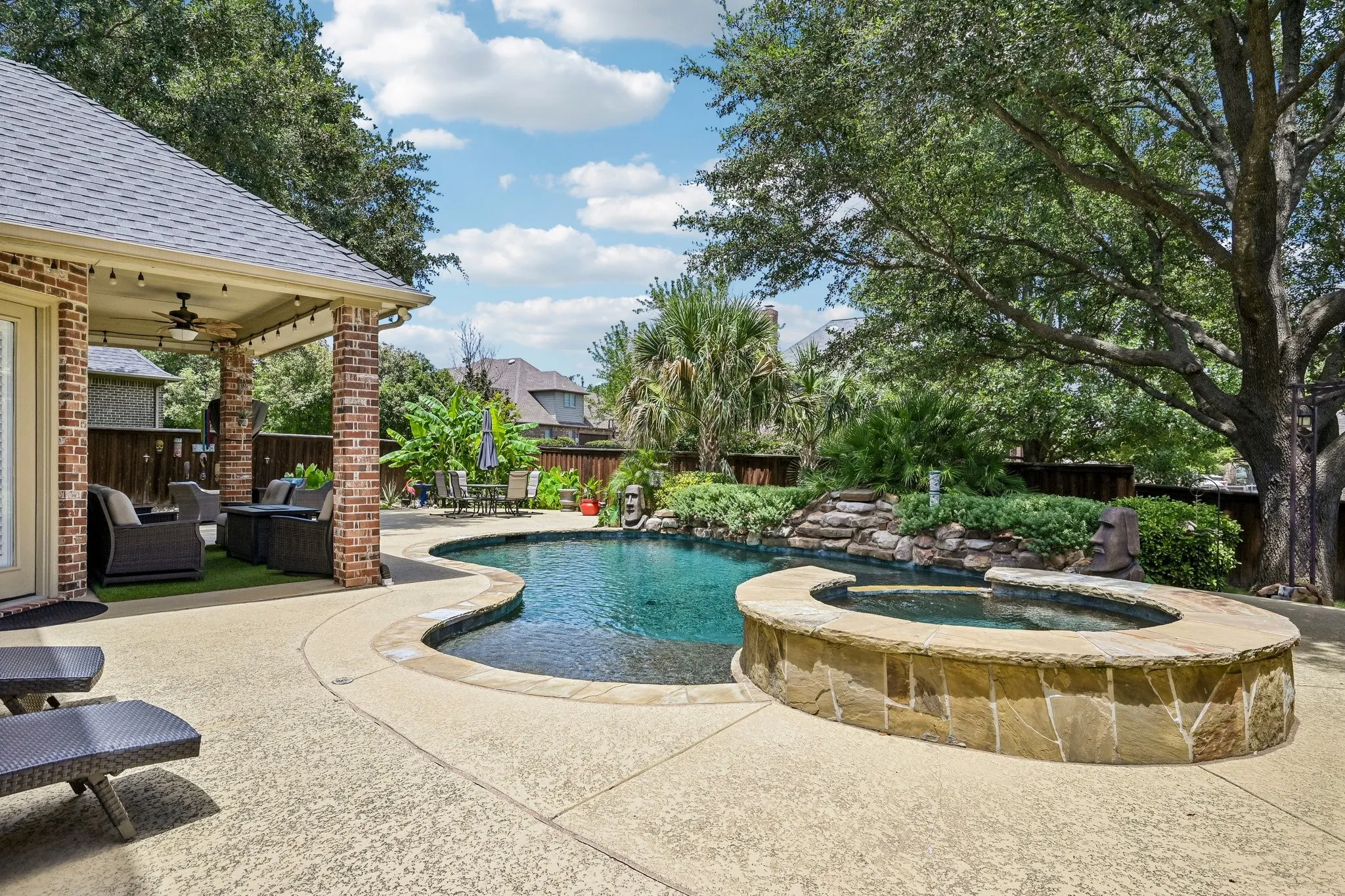 Single Family Residence For Sale in Rockwall County , 812 White Buffalo Lane, Heath, Texas 75032, 4 Bedroom, 5 Bathroom, 3 Garage spaces, 4,012 Sqft, built in 2000, mls#21383665, Real Estate Agent in Heath, Homes For Sale in Rockwall county, Homes For Sale in Heath, Realtor in Heath Texas, Real Estate Brokerage Independent Realty Texas, Luminita Cordes Realtor