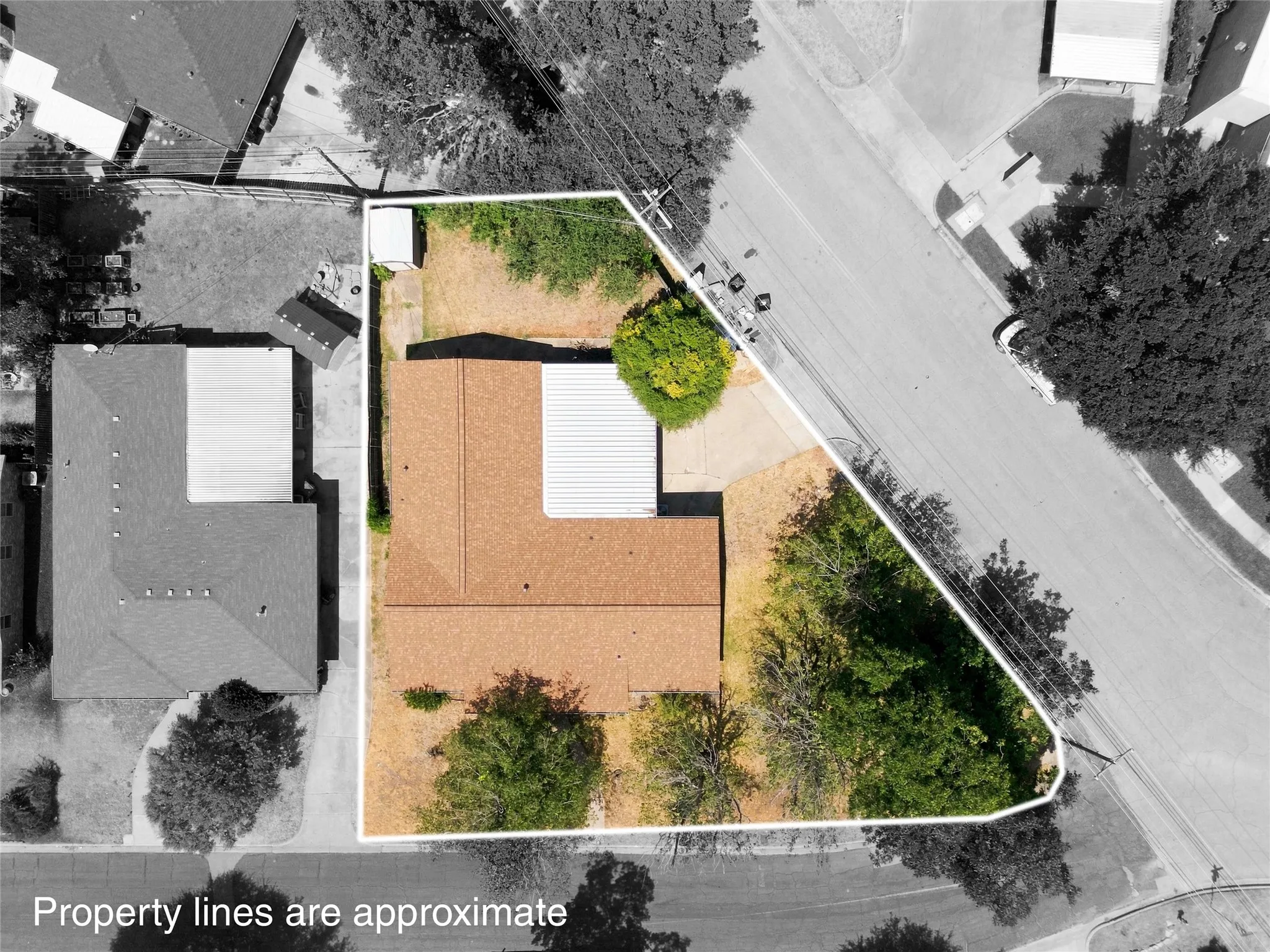Single Family Residence For Sale in Mc Lennan County , 5601 Caldwell Drive, Waco, Texas 76710, 5 Bedroom, 2 Bathroom, Garage spaces, 2,420 Sqft, built in 1965, mls#21381868, Real Estate Agent in Waco, Homes For Sale in Mc Lennan county, Homes For Sale in Waco, Realtor in Waco Texas, Real Estate Brokerage Independent Realty Texas, Luminita Cordes Realtor
