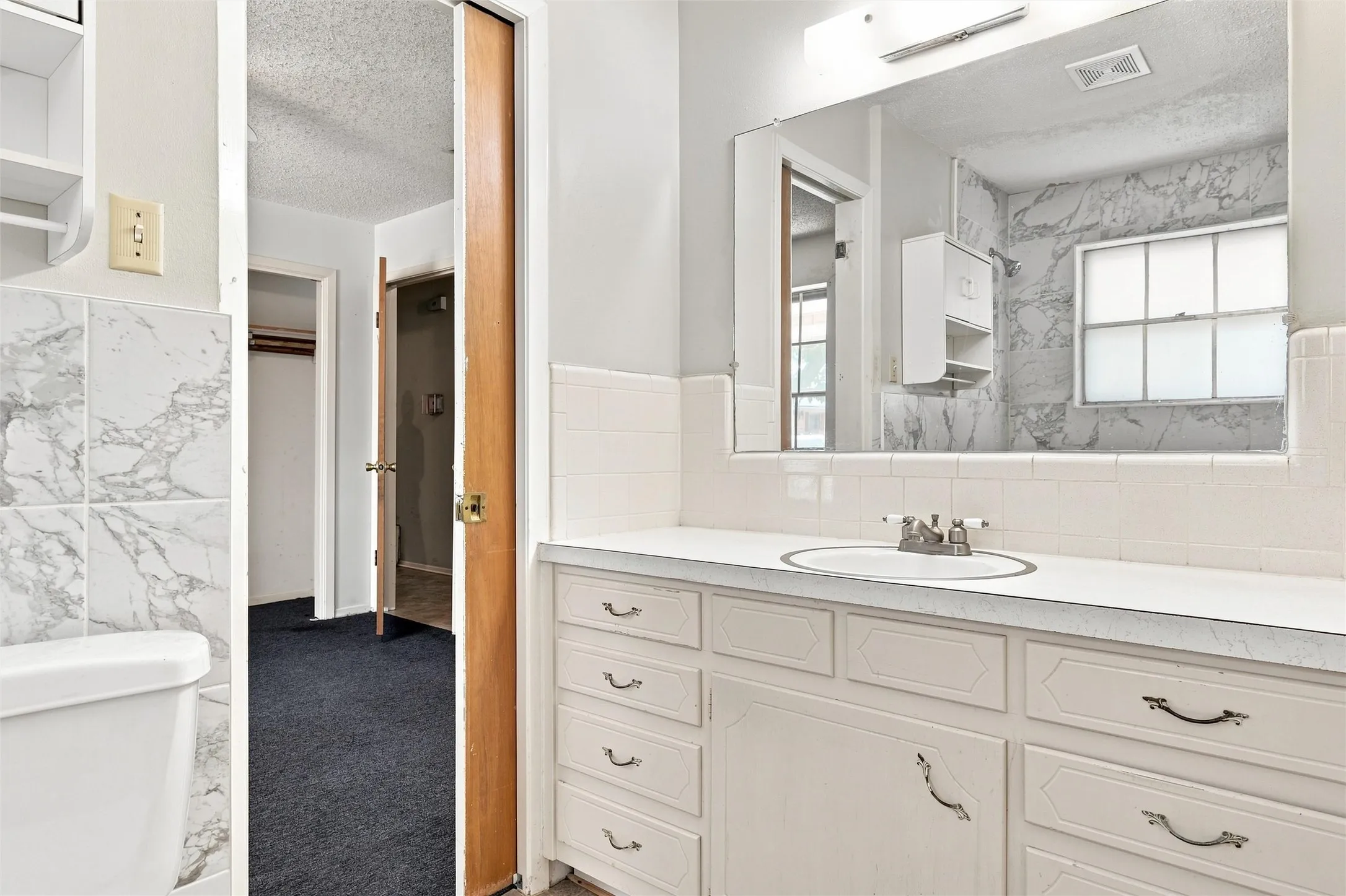 Single Family Residence For Sale in Mc Lennan County , 5601 Caldwell Drive, Waco, Texas 76710, 5 Bedroom, 2 Bathroom, Garage spaces, 2,420 Sqft, built in 1965, mls#21381868, Real Estate Agent in Waco, Homes For Sale in Mc Lennan county, Homes For Sale in Waco, Realtor in Waco Texas, Real Estate Brokerage Independent Realty Texas, Luminita Cordes Realtor
