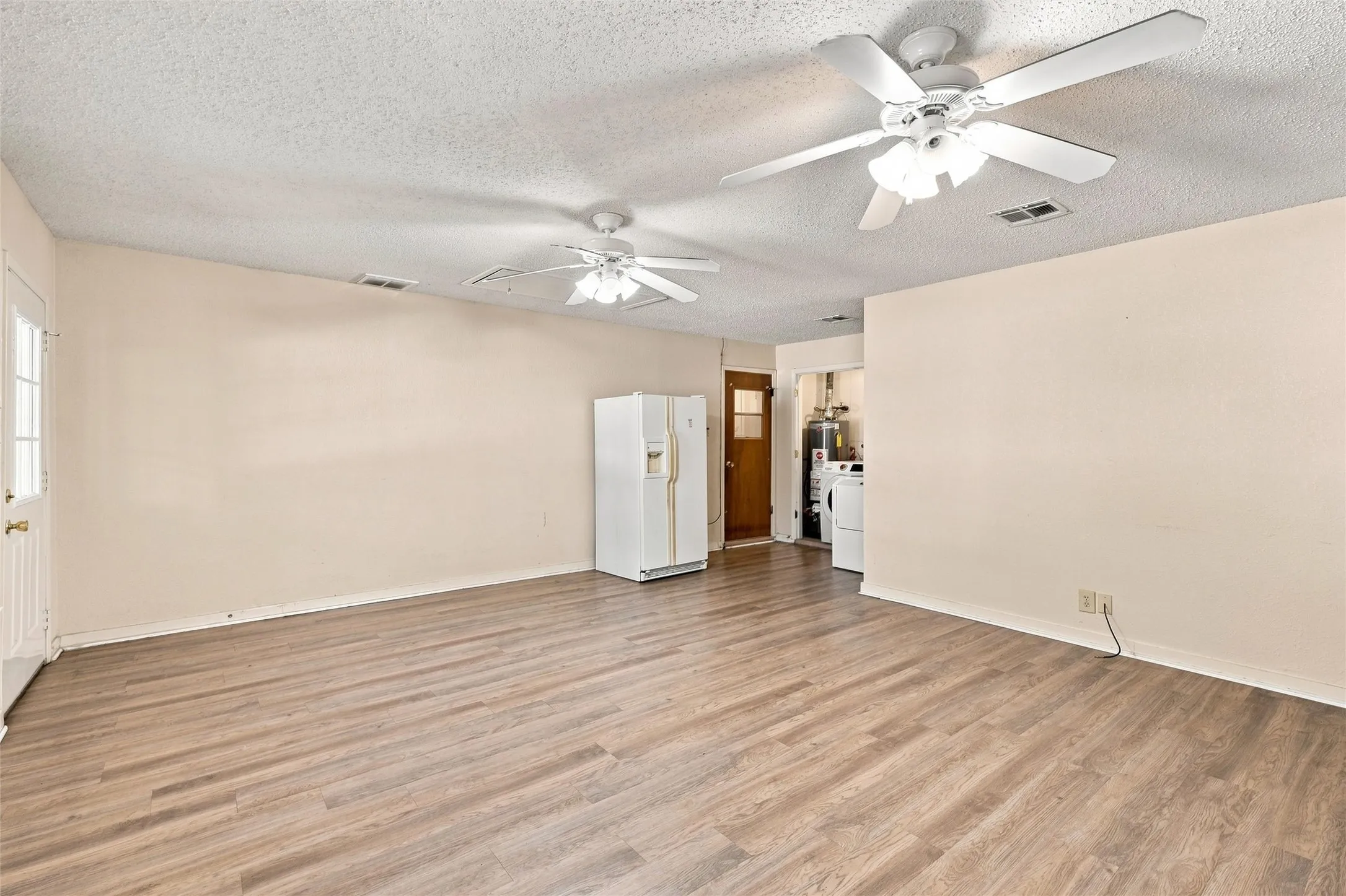 Single Family Residence For Sale in Mc Lennan County , 5601 Caldwell Drive, Waco, Texas 76710, 5 Bedroom, 2 Bathroom, Garage spaces, 2,420 Sqft, built in 1965, mls#21381868, Real Estate Agent in Waco, Homes For Sale in Mc Lennan county, Homes For Sale in Waco, Realtor in Waco Texas, Real Estate Brokerage Independent Realty Texas, Luminita Cordes Realtor