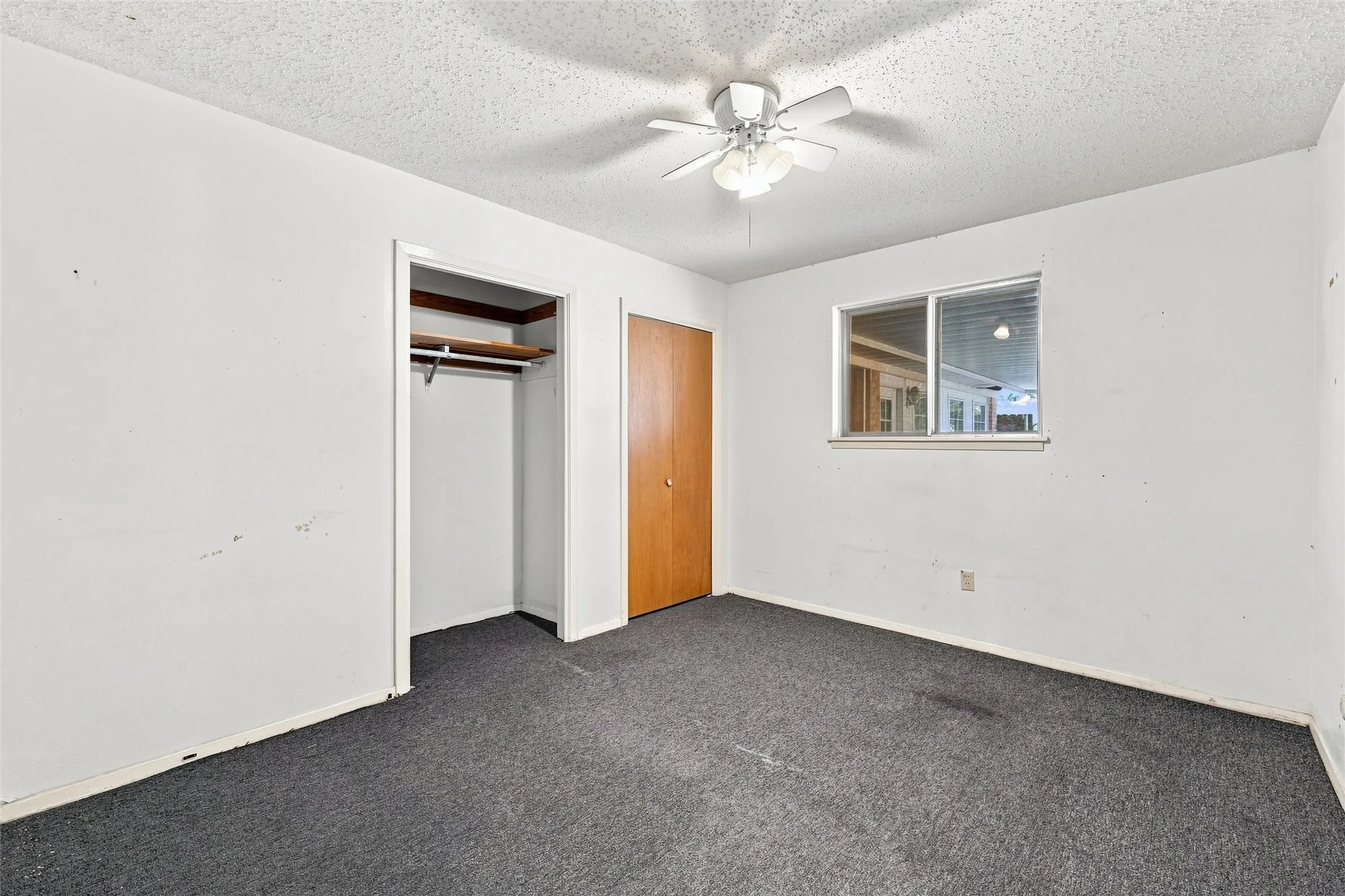 Single Family Residence For Sale in Mc Lennan County , 5601 Caldwell Drive, Waco, Texas 76710, 5 Bedroom, 2 Bathroom, Garage spaces, 2,420 Sqft, built in 1965, mls#21381868, Real Estate Agent in Waco, Homes For Sale in Mc Lennan county, Homes For Sale in Waco, Realtor in Waco Texas, Real Estate Brokerage Independent Realty Texas, Luminita Cordes Realtor