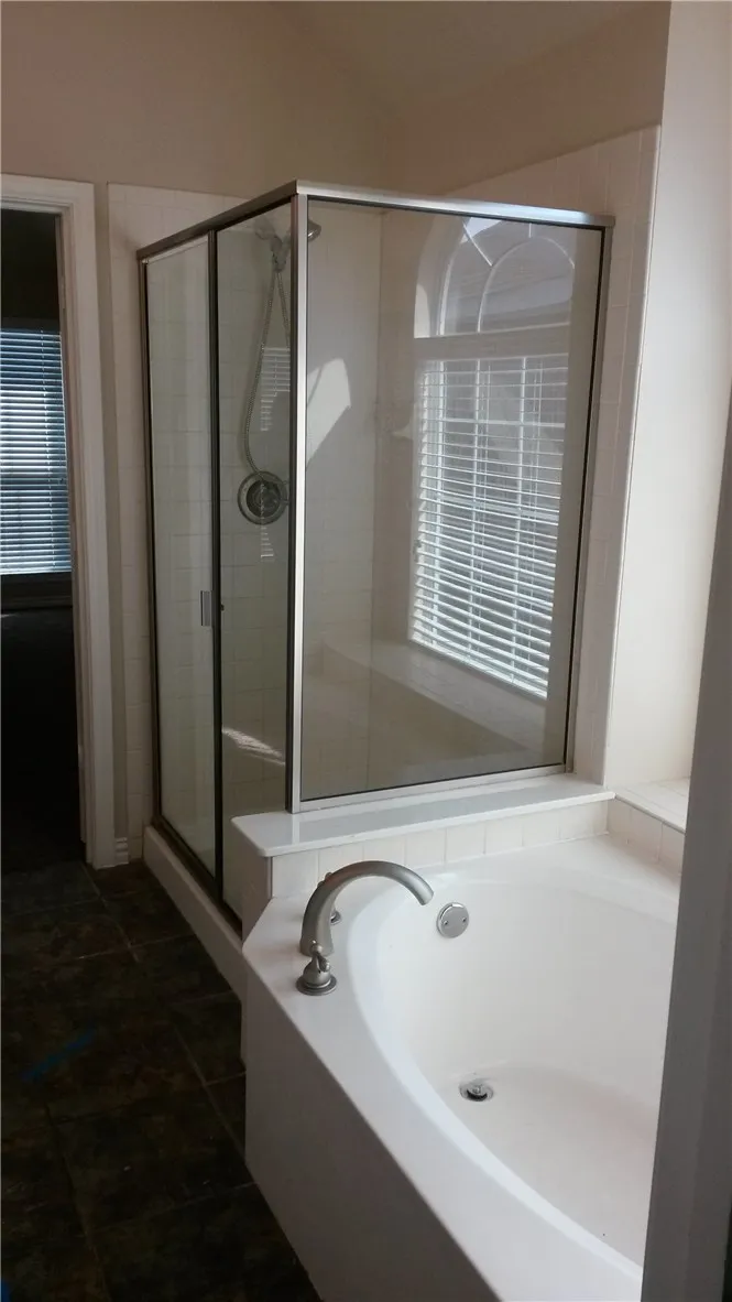 Single Family Residence For Rent in Tarrant County , 11421 Aspen Creek Drive, Fort Worth, Texas 76244, 3 Bedroom, 2 Bathroom, 2 Garage spaces, 1,856 Sqft, built in 2004, mls#21383906, Real Estate Agent in Fort Worth, Homes For Rent in Tarrant county, Homes For Rent in Fort Worth, Realtor in Fort Worth Texas, Real Estate Brokerage Independent Realty Texas, Luminita Cordes Realtor