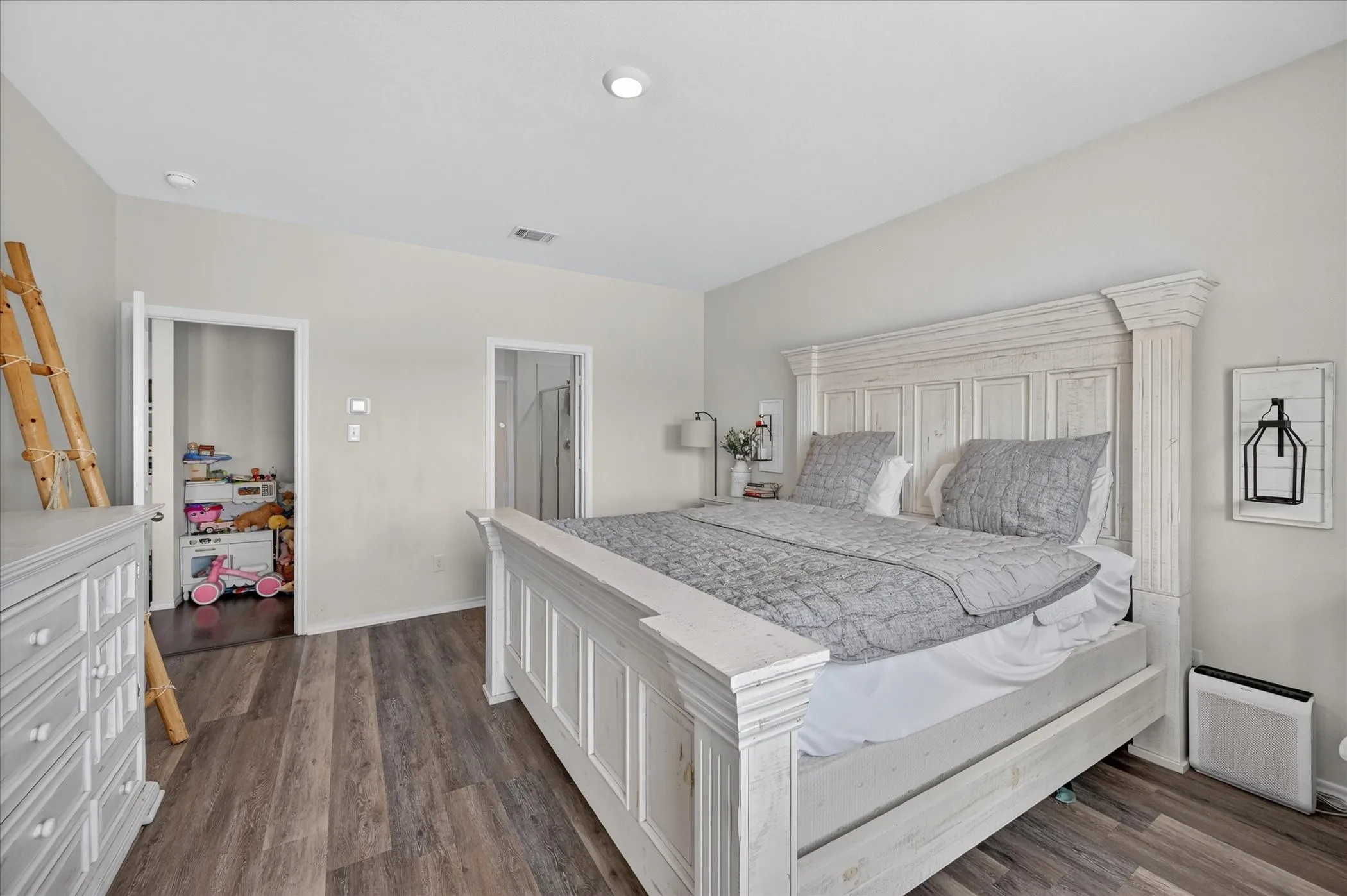 Wood-finish flooring throughout