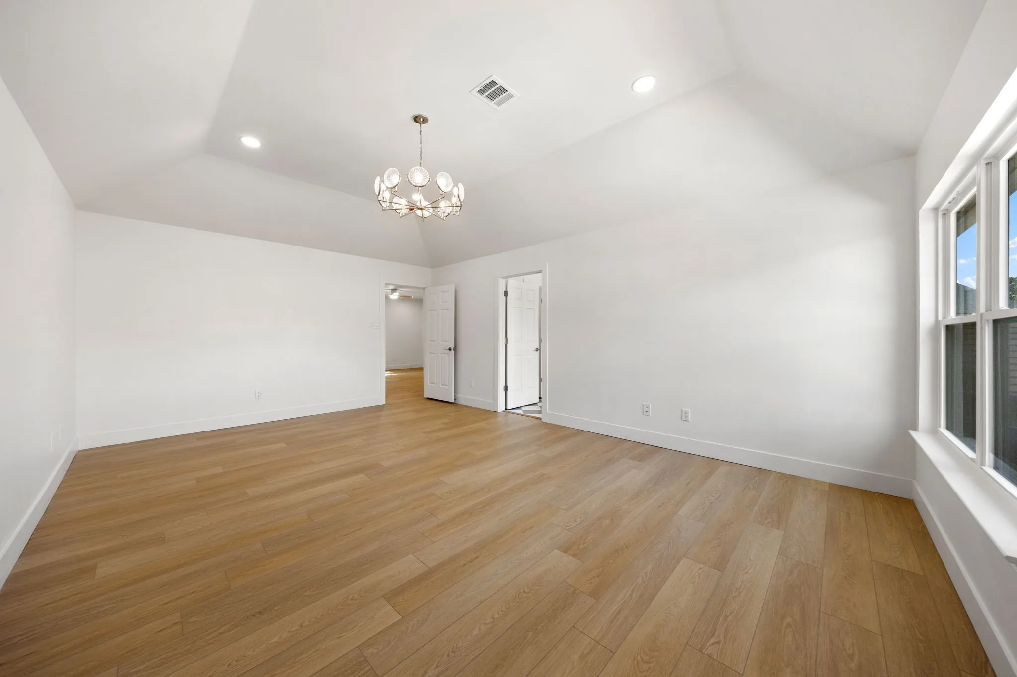Single Family Residence For Sale in Collin County , 7504 Hughes Drive, Plano, Texas 75024, 4 Bedroom, 3 Bathroom, 2 Garage spaces, 2,986 Sqft, built in 1990, mls#21383908, Real Estate Agent in Plano, Homes For Sale in Collin county, Homes For Sale in Plano, Realtor in Plano Texas, Real Estate Brokerage Independent Realty Texas, Luminita Cordes Realtor