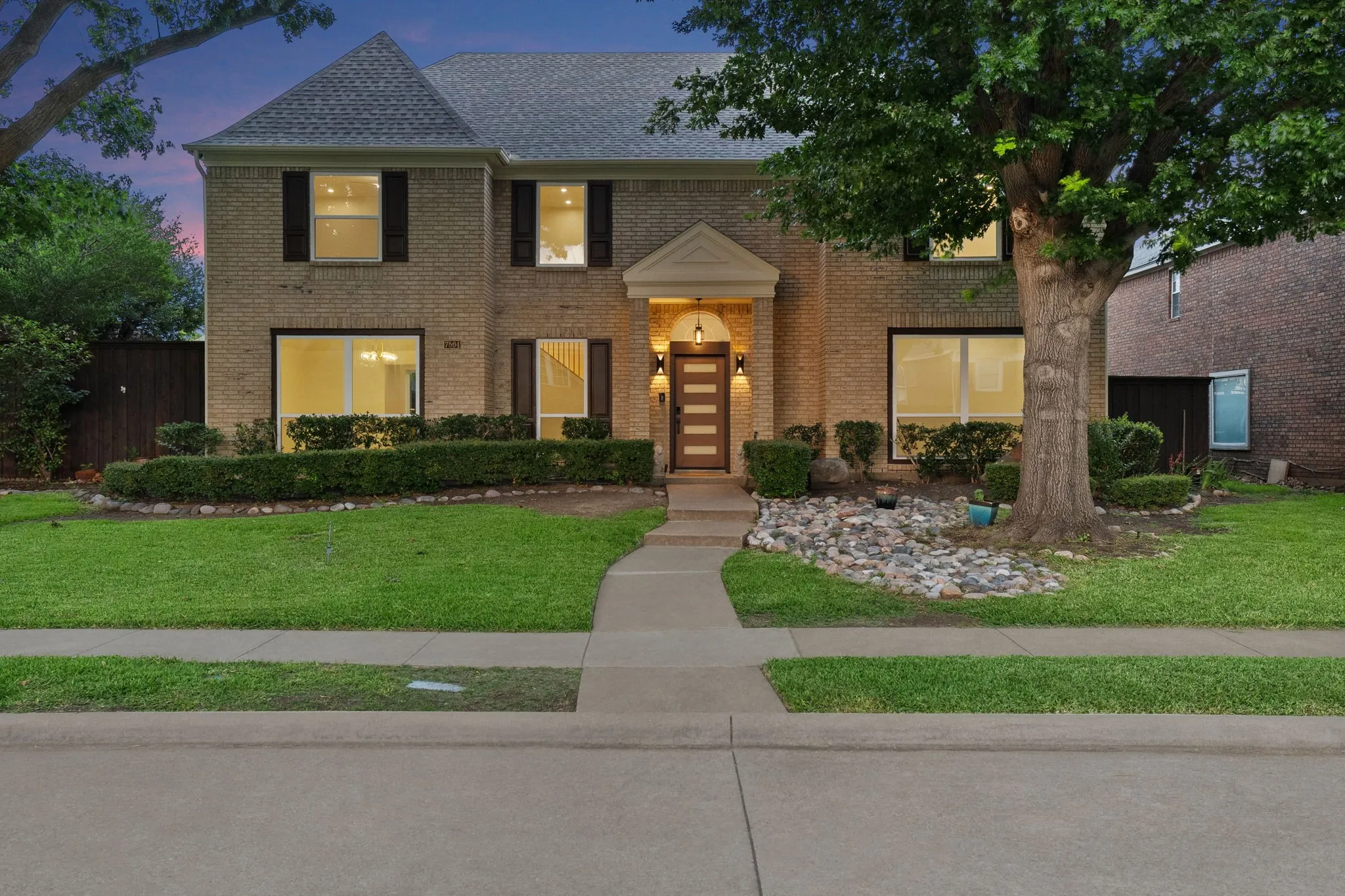Single Family Residence For Sale in Collin County , 7504 Hughes Drive, Plano, Texas 75024, 4 Bedroom, 3 Bathroom, 2 Garage spaces, 2,986 Sqft, built in 1990, mls#21383908, Real Estate Agent in Plano, Homes For Sale in Collin county, Homes For Sale in Plano, Realtor in Plano Texas, Real Estate Brokerage Independent Realty Texas, Luminita Cordes Realtor