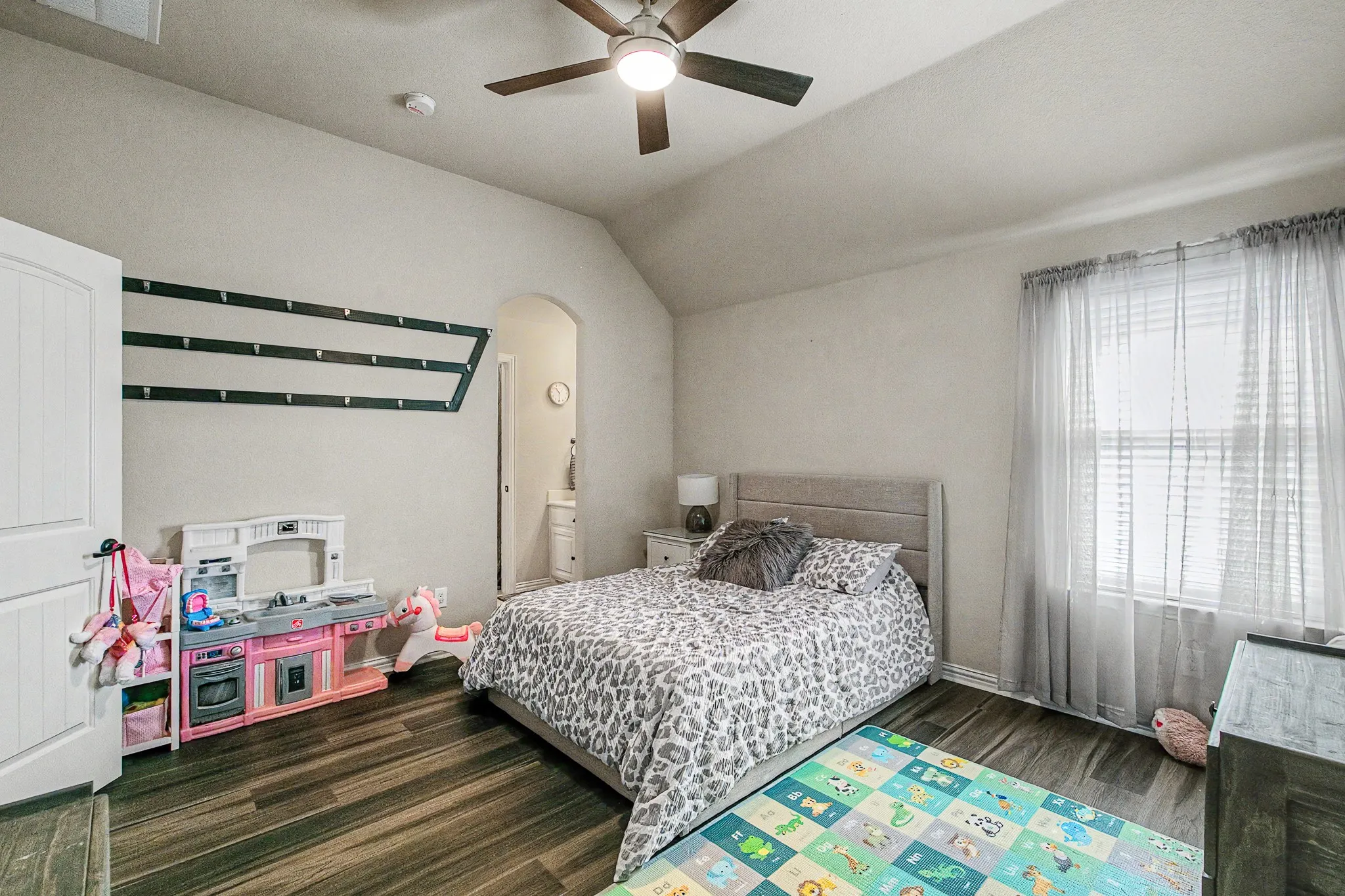 Upstairs bedroom 1