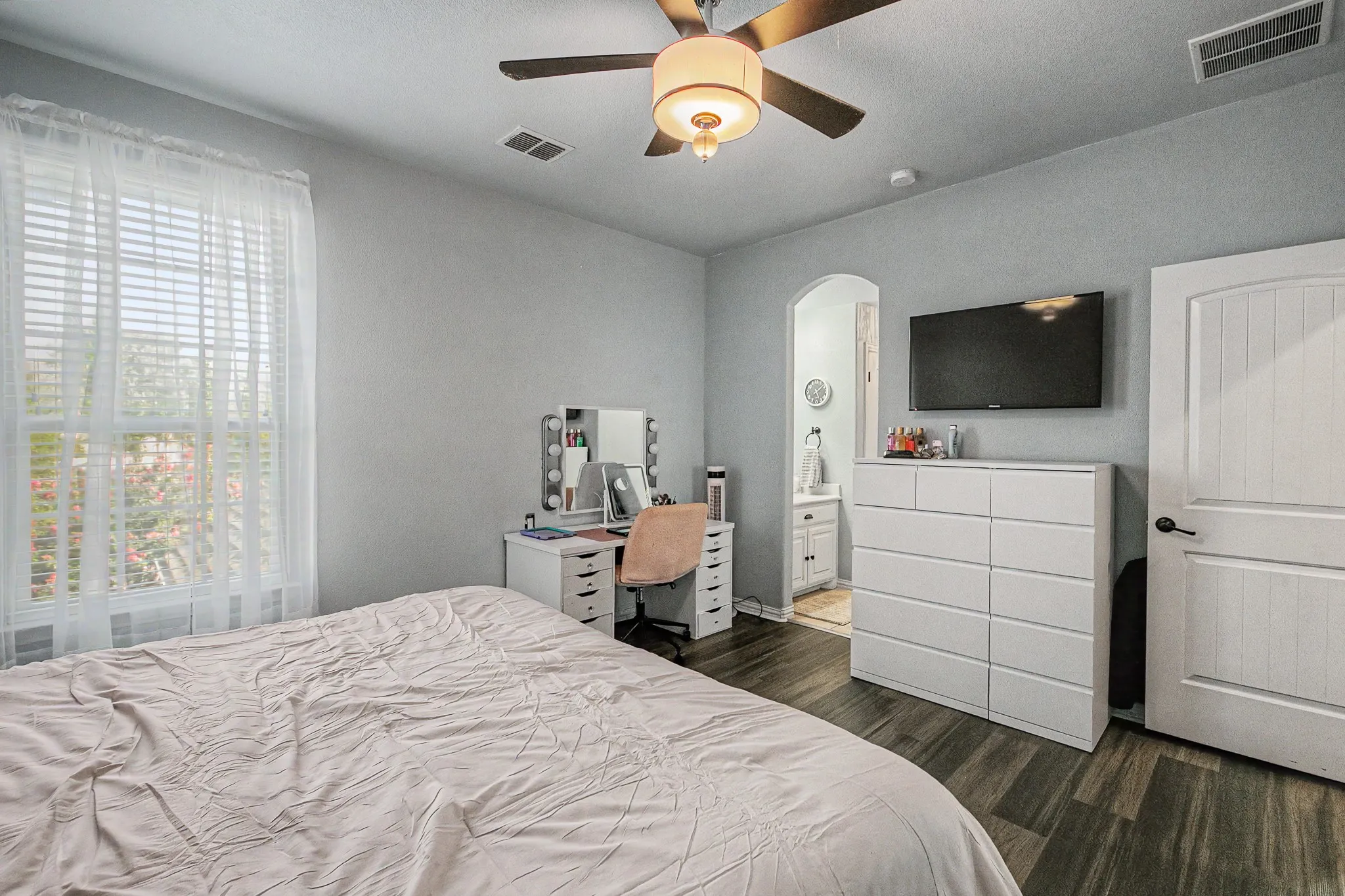 Upstairs bedroom 2