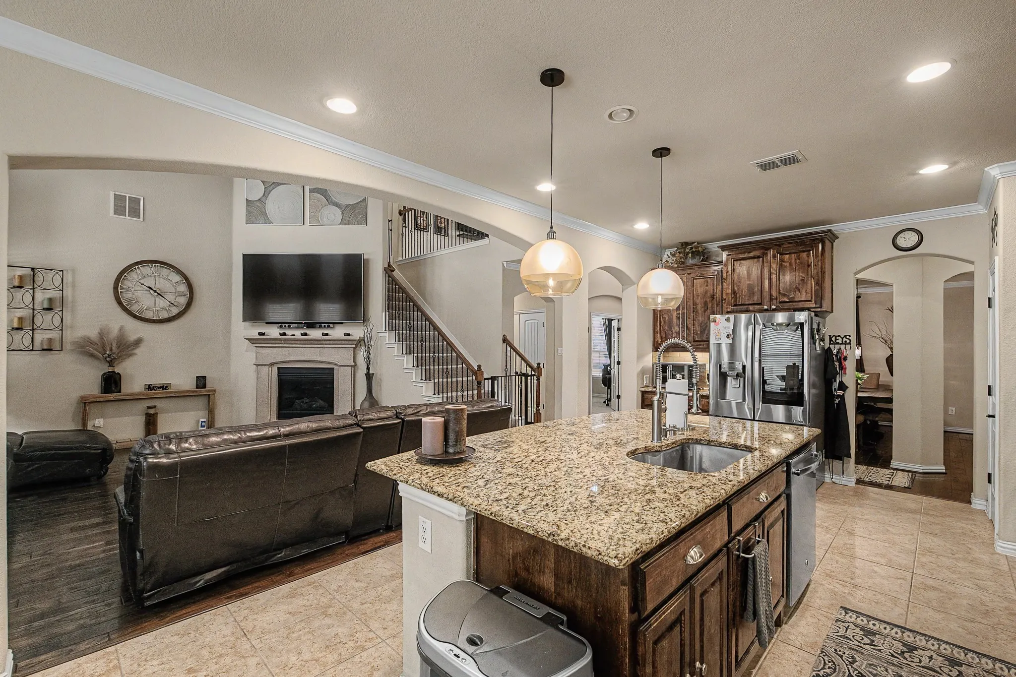 Eat-in Kitchen with Island, double ovens, gas cooktop and lots of storage!