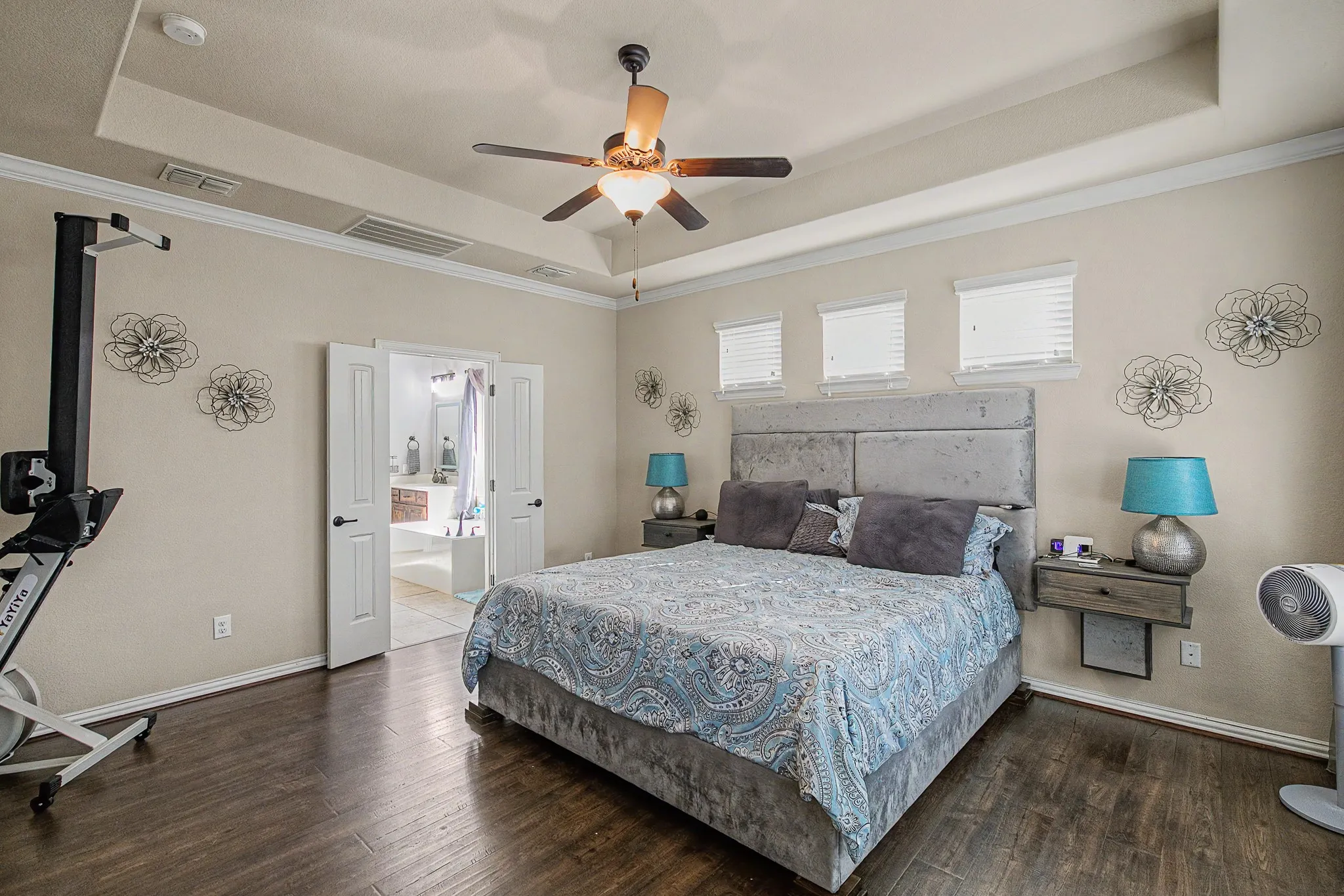 Single Family Residence For Sale in Collin County , 9939 Amberwoods Lane, Frisco, Texas 75035, 4 Bedroom, 5 Bathroom, 3 Garage spaces, 3,800 Sqft, built in 2014, mls#21383693, Real Estate Agent in Frisco, Homes For Sale in Collin county, Homes For Sale in Frisco, Realtor in Frisco Texas, Real Estate Brokerage Independent Realty Texas, Luminita Cordes Realtor