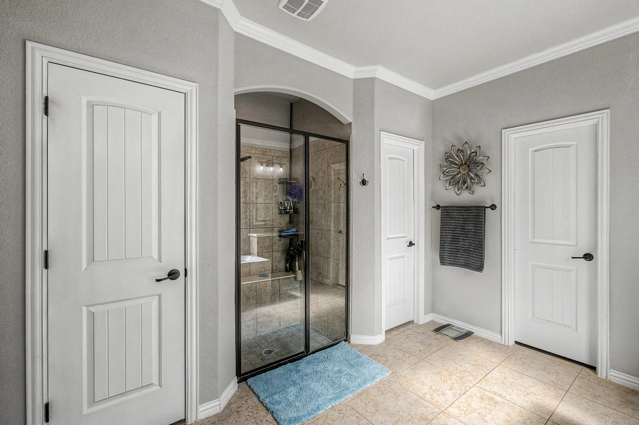 Master suite Downstairs (one of two!)