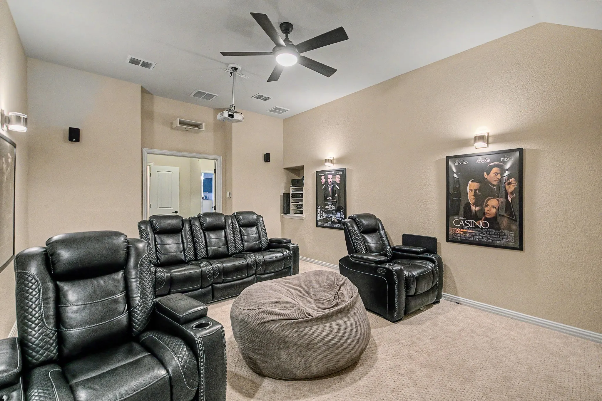Single Family Residence For Sale in Collin County , 9939 Amberwoods Lane, Frisco, Texas 75035, 4 Bedroom, 5 Bathroom, 3 Garage spaces, 3,800 Sqft, built in 2014, mls#21383693, Real Estate Agent in Frisco, Homes For Sale in Collin county, Homes For Sale in Frisco, Realtor in Frisco Texas, Real Estate Brokerage Independent Realty Texas, Luminita Cordes Realtor