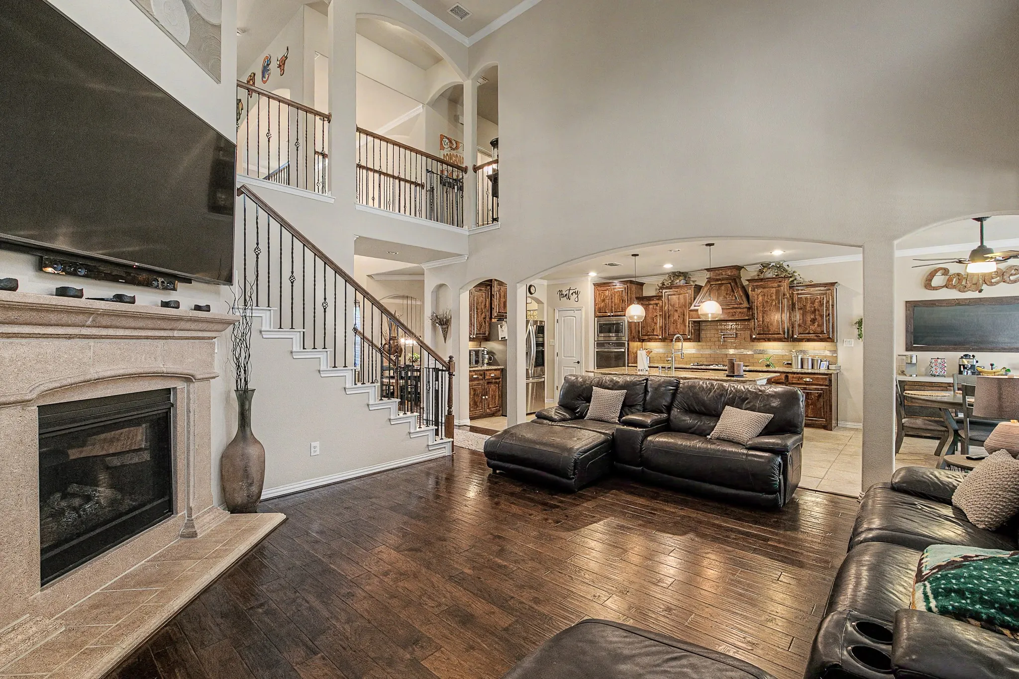 Single Family Residence For Sale in Collin County , 9939 Amberwoods Lane, Frisco, Texas 75035, 4 Bedroom, 5 Bathroom, 3 Garage spaces, 3,800 Sqft, built in 2014, mls#21383693, Real Estate Agent in Frisco, Homes For Sale in Collin county, Homes For Sale in Frisco, Realtor in Frisco Texas, Real Estate Brokerage Independent Realty Texas, Luminita Cordes Realtor
