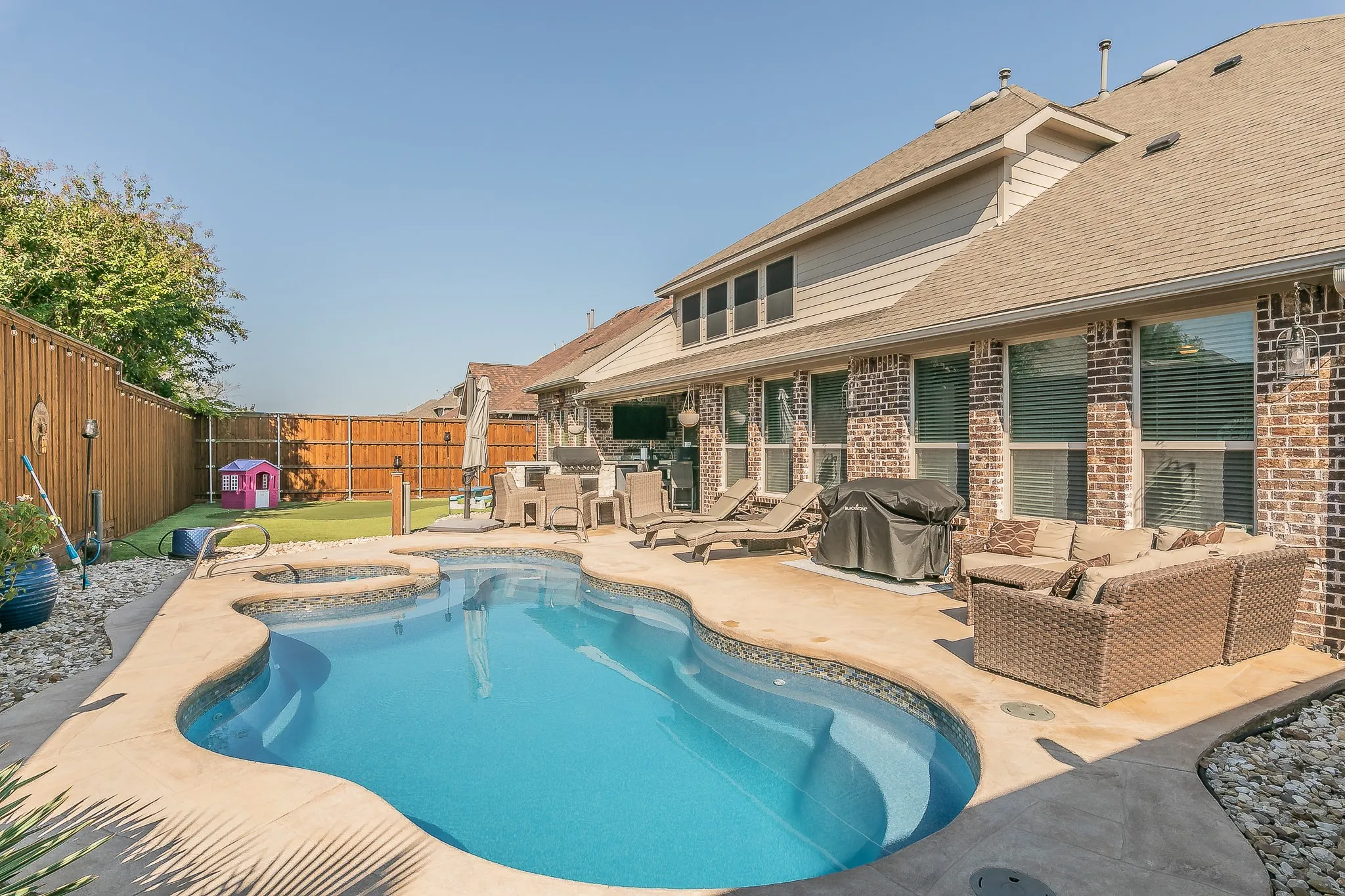 Single Family Residence For Sale in Collin County , 9939 Amberwoods Lane, Frisco, Texas 75035, 4 Bedroom, 5 Bathroom, 3 Garage spaces, 3,800 Sqft, built in 2014, mls#21383693, Real Estate Agent in Frisco, Homes For Sale in Collin county, Homes For Sale in Frisco, Realtor in Frisco Texas, Real Estate Brokerage Independent Realty Texas, Luminita Cordes Realtor