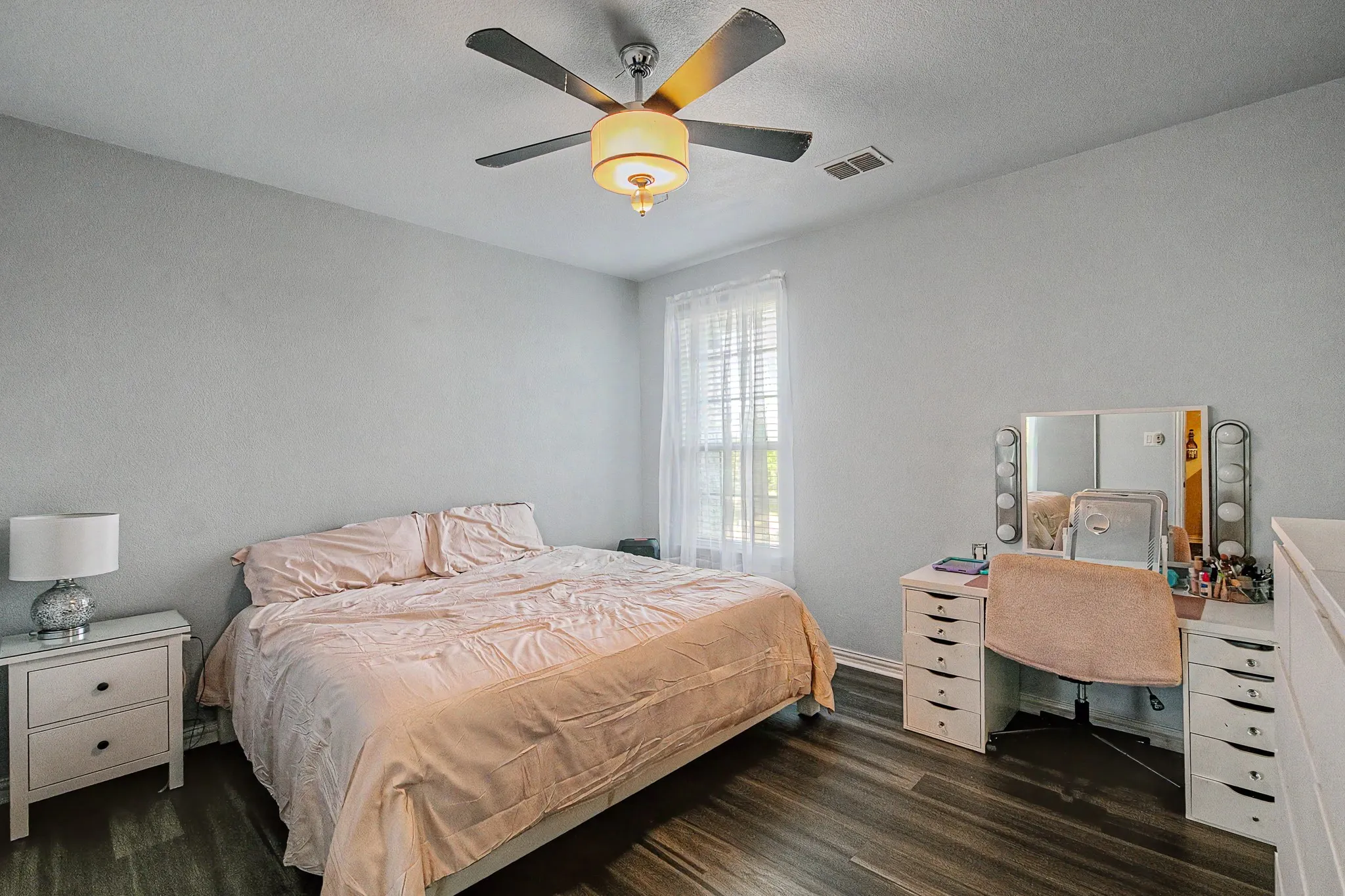 Upstairs bedroom 2