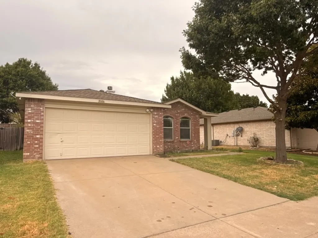 Single Family Residence For Rent in Collin County , 3106 Legend Drive, Mc Kinney, Texas 75070, 3 Bedroom, 2 Bathroom, 2 Garage spaces, 1,687 Sqft, built in 1997, mls#21383912, Real Estate Agent in Mc Kinney, Homes For Rent in Collin county, Homes For Rent in Mc Kinney, Realtor in Mc Kinney Texas, Real Estate Brokerage Independent Realty Texas, Luminita Cordes Realtor