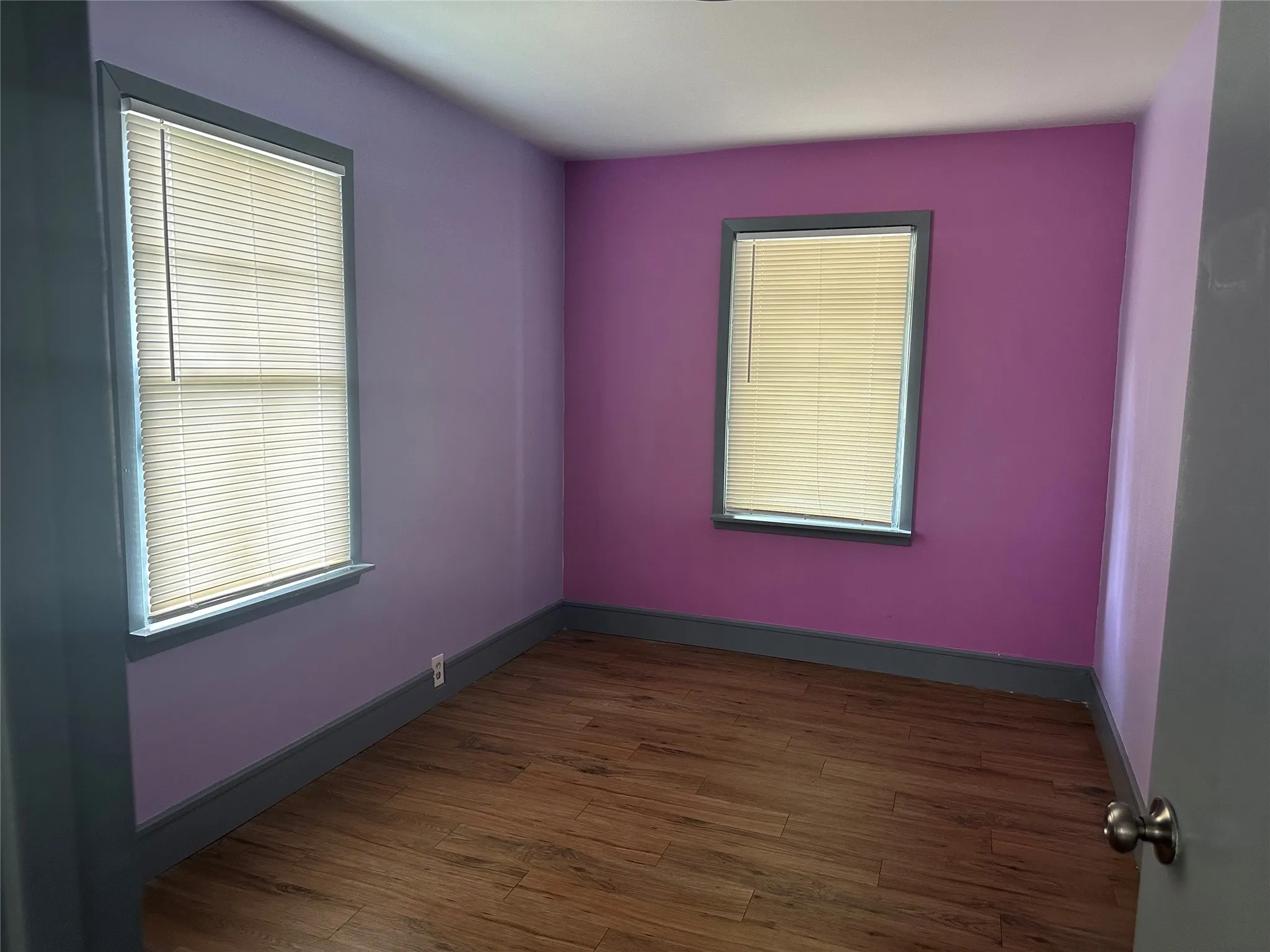 Single Family Residence For Sale in Tarrant County , 137 Lynn Drive, Azle, Texas 76020, 2 Bedroom, 1 Bathroom, Garage spaces, 698 Sqft, built in 1965, mls#21383913, Real Estate Agent in Azle, Homes For Sale in Tarrant county, Homes For Sale in Azle, Realtor in Azle Texas, Real Estate Brokerage Independent Realty Texas, Luminita Cordes Realtor