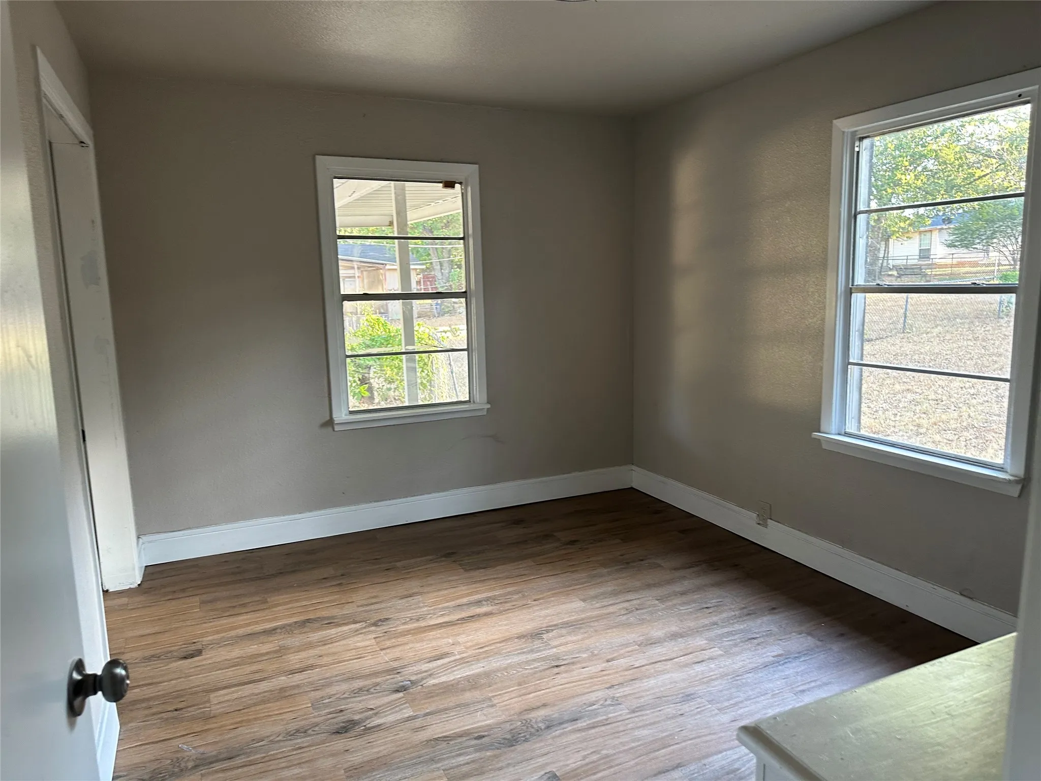Single Family Residence For Sale in Tarrant County , 137 Lynn Drive, Azle, Texas 76020, 2 Bedroom, 1 Bathroom, Garage spaces, 698 Sqft, built in 1965, mls#21383913, Real Estate Agent in Azle, Homes For Sale in Tarrant county, Homes For Sale in Azle, Realtor in Azle Texas, Real Estate Brokerage Independent Realty Texas, Luminita Cordes Realtor